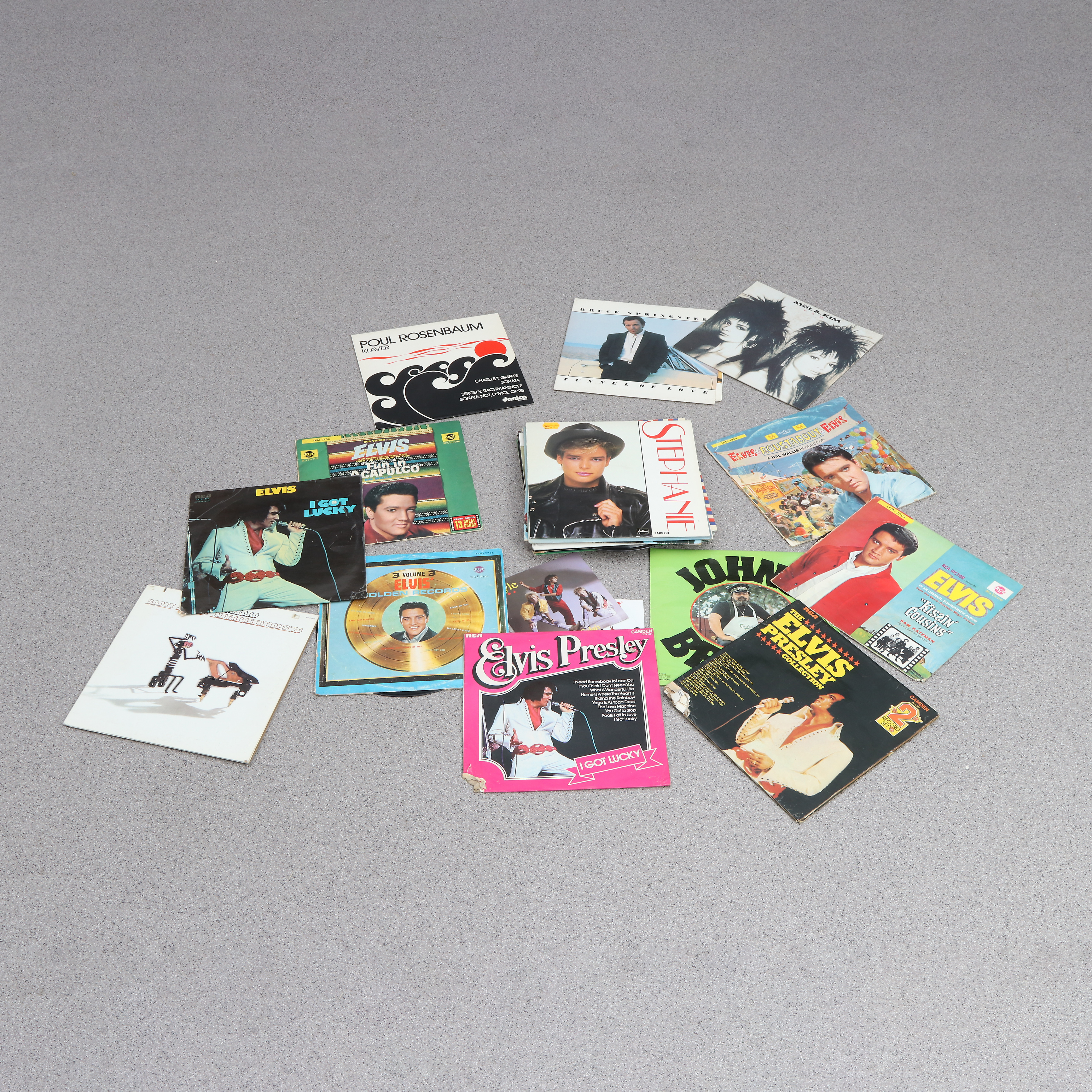 PARTI LP-SKIVOR, CA 20 ST. Bl.a. Elvis. Några singlar medföljer.