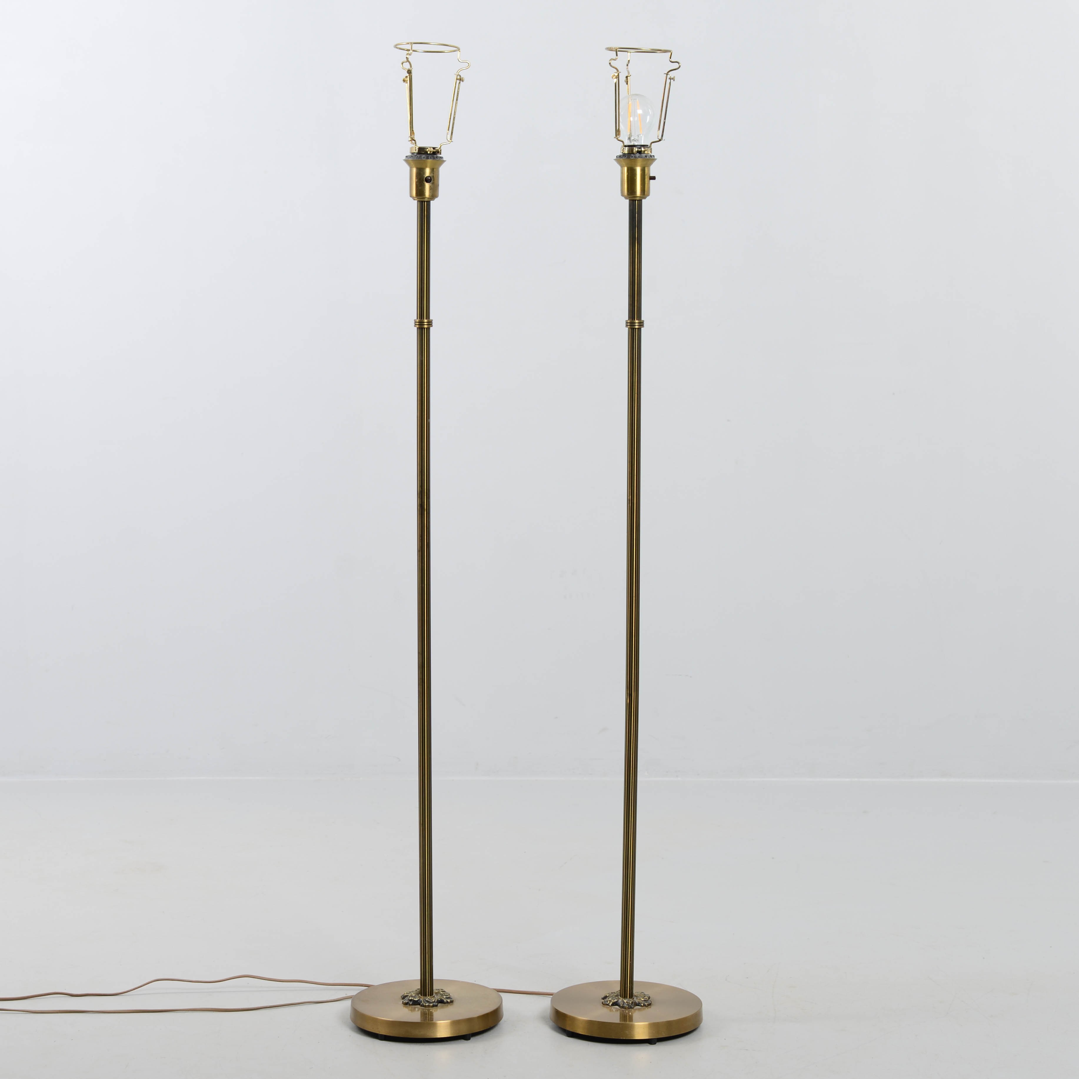 GOLVLAMPOR, ett par, Nybro Armaturfabrik, 1900-talets andra hälft.