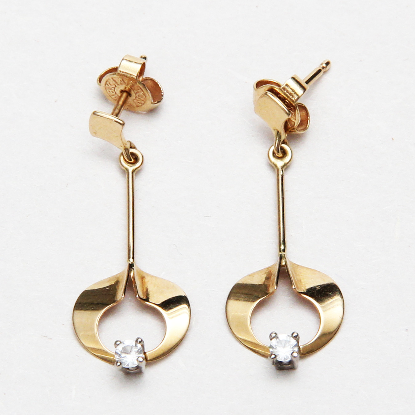 ÖRHÄNGEN, 1 par, 18 k, guld, med stenar.