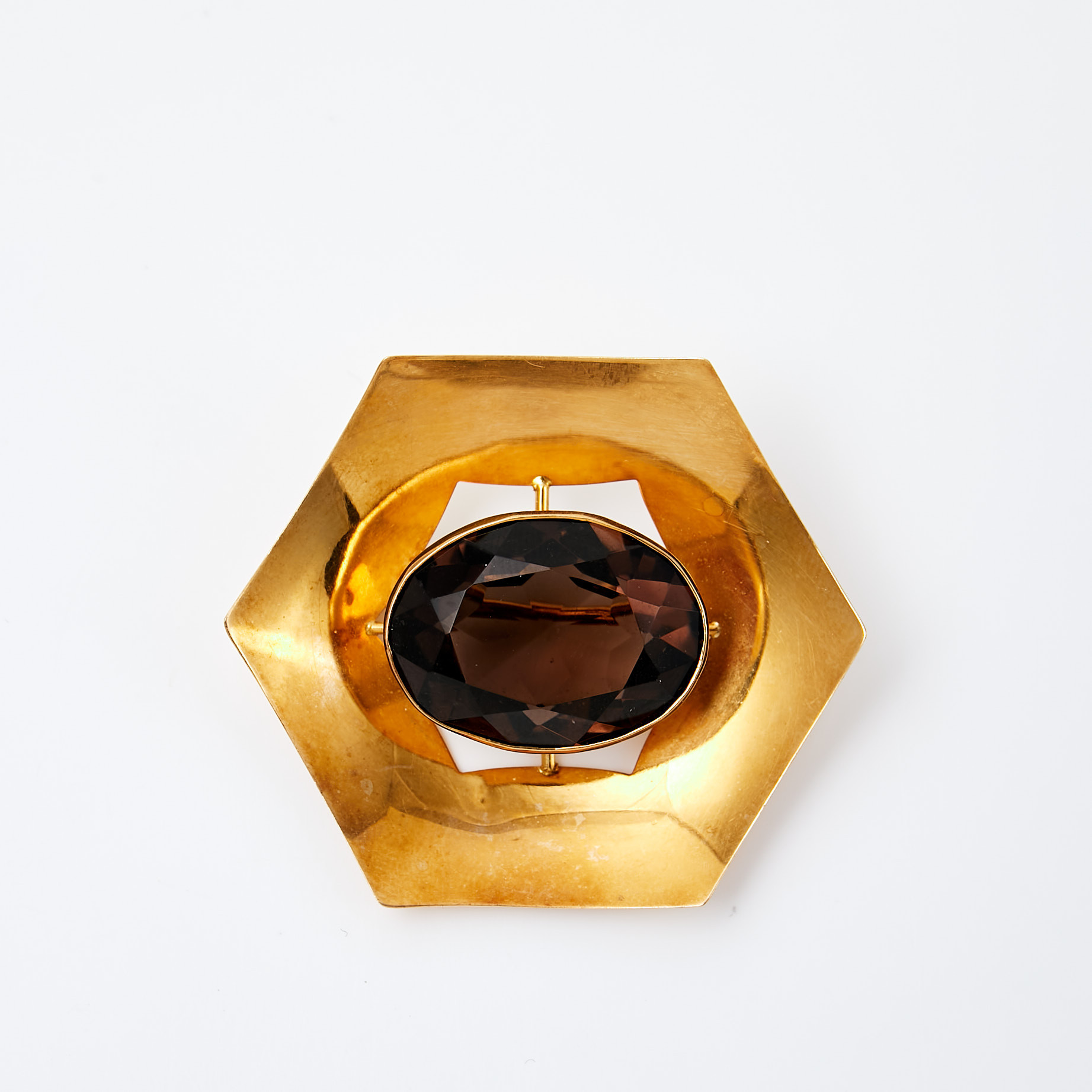 BROSCH, 18 k guld, ovalslipad rökkvarts, svensk importstämpel.
