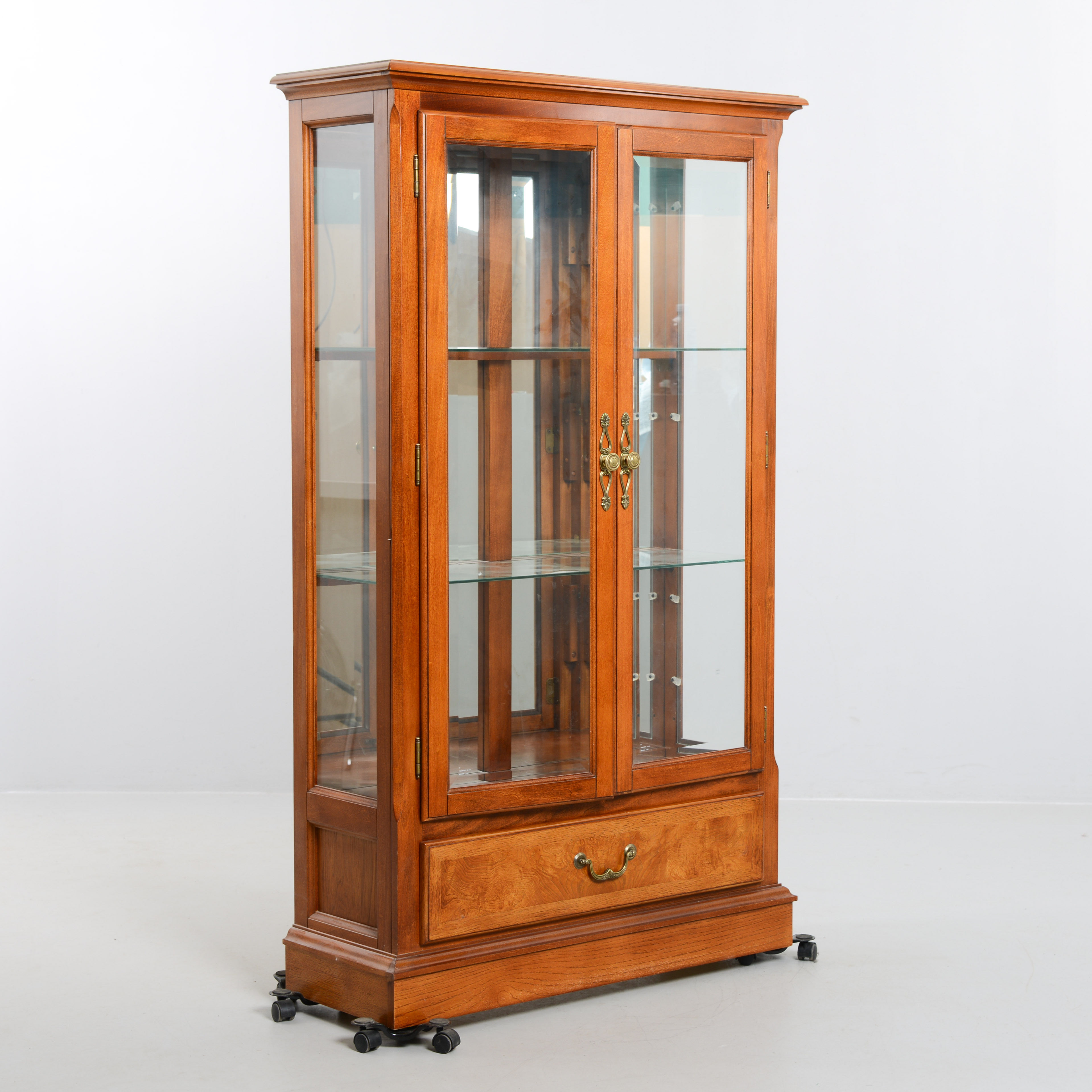 VITRINSKÅP, Kina, 1900/2000-tal.