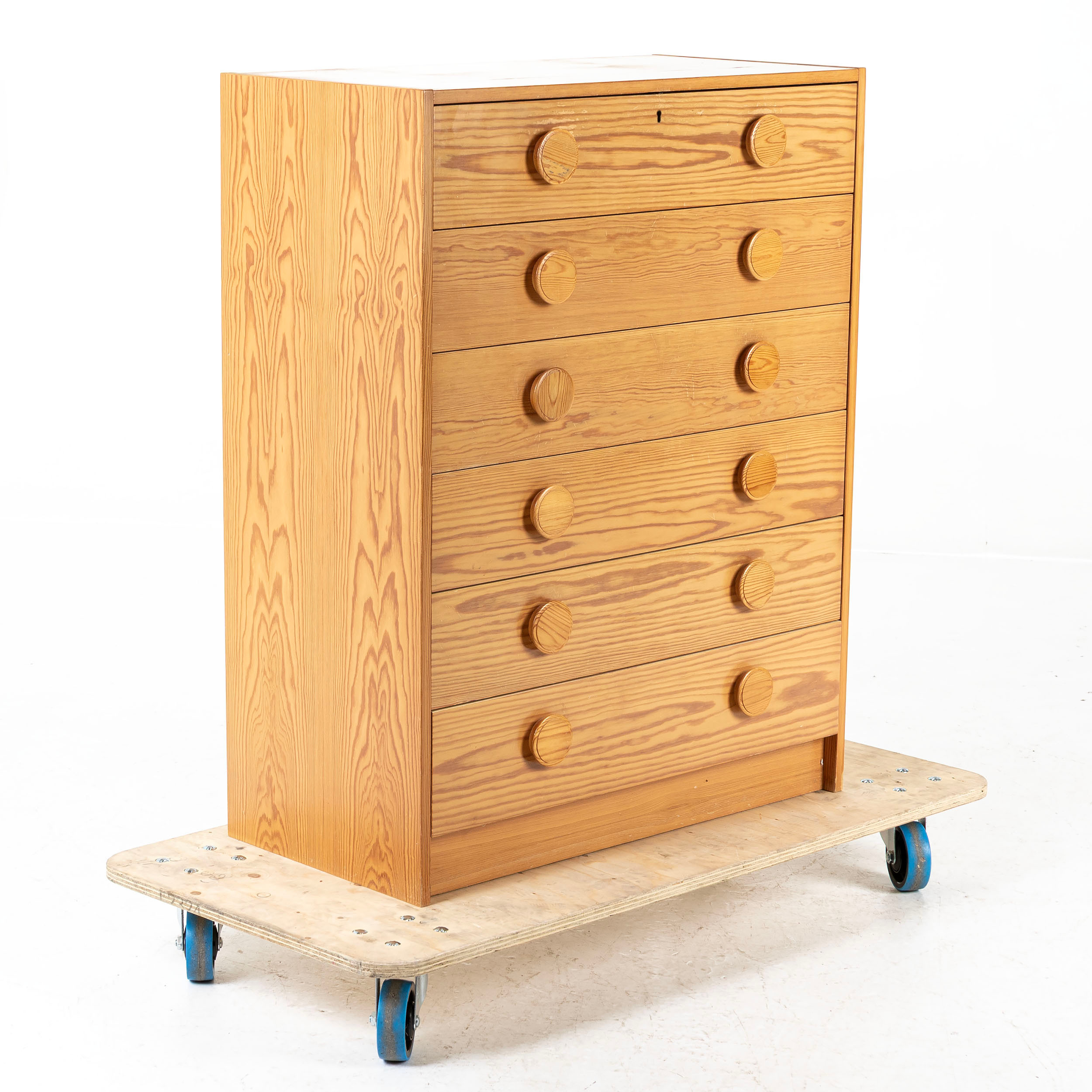 BYRÅ, 6 lådor, furu, 1900-talets senare del.