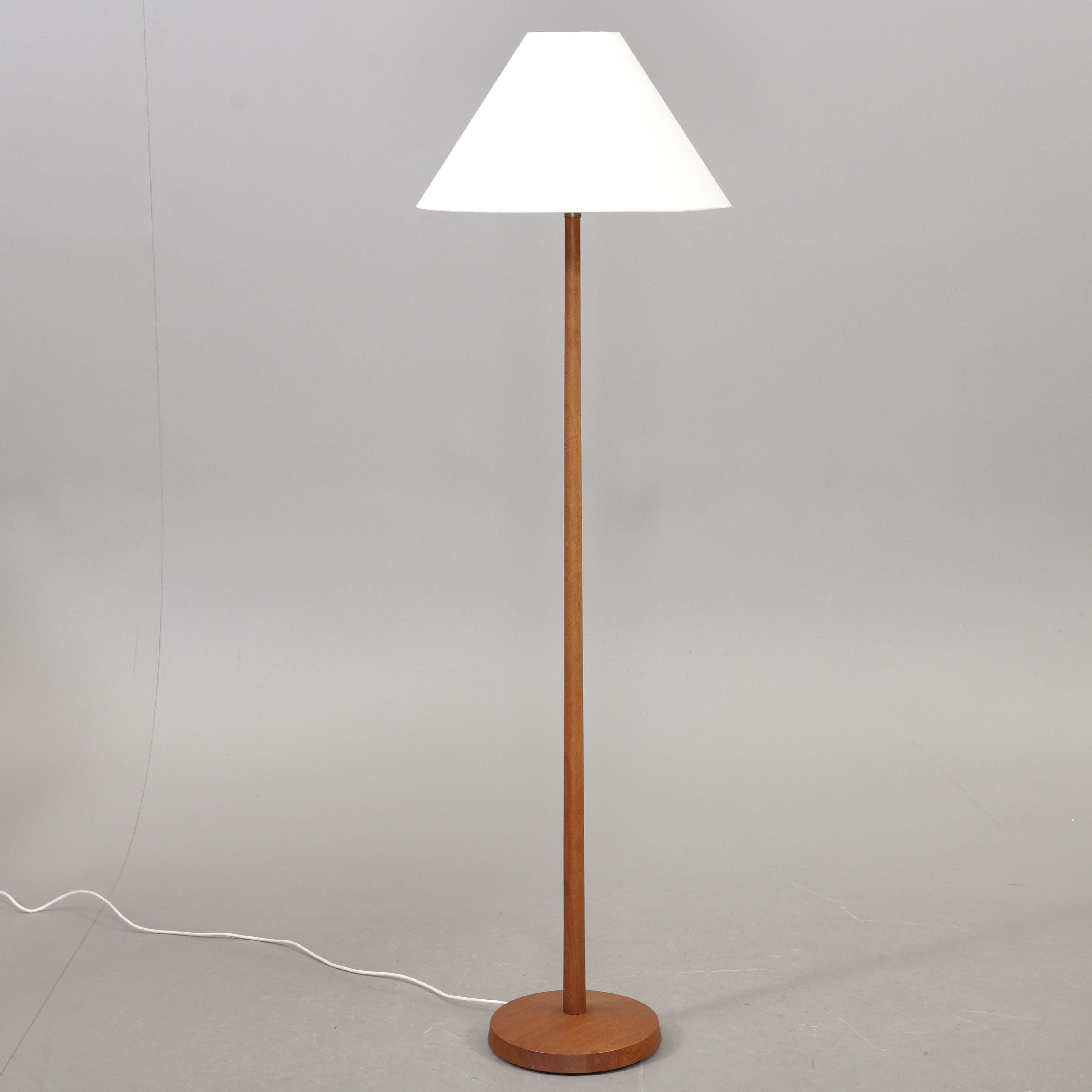 GOLVLAMPA, teak, 1960/70-tal.