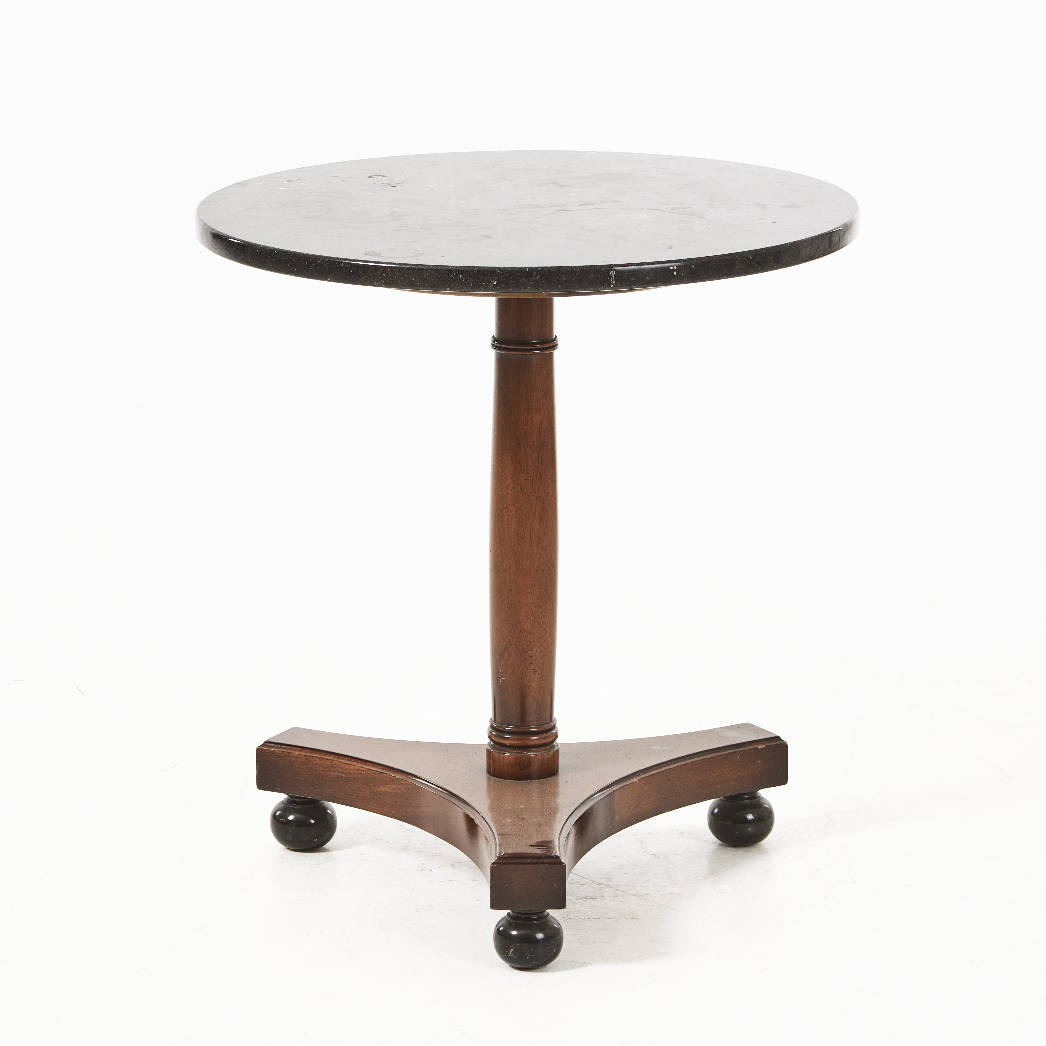 SIDOBORD, toppskiva i marmor, kulfötter, brickmärkt "Old Colony", 1900-tal.