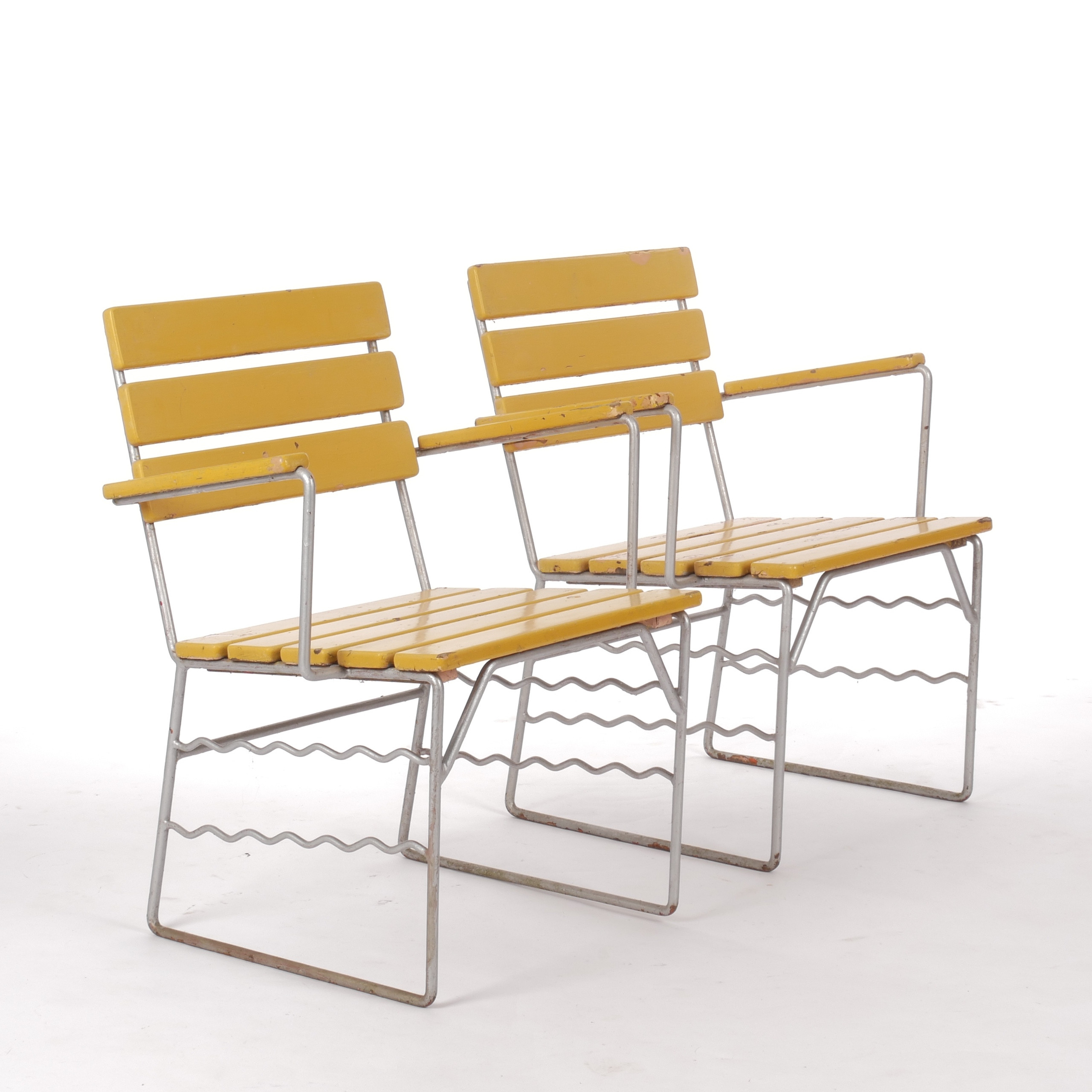 TRÄDGÅRDSSTOLAR, ett par, "Vågen", Herman Perssons Järn- och trämanufaktur i Bjärnum.