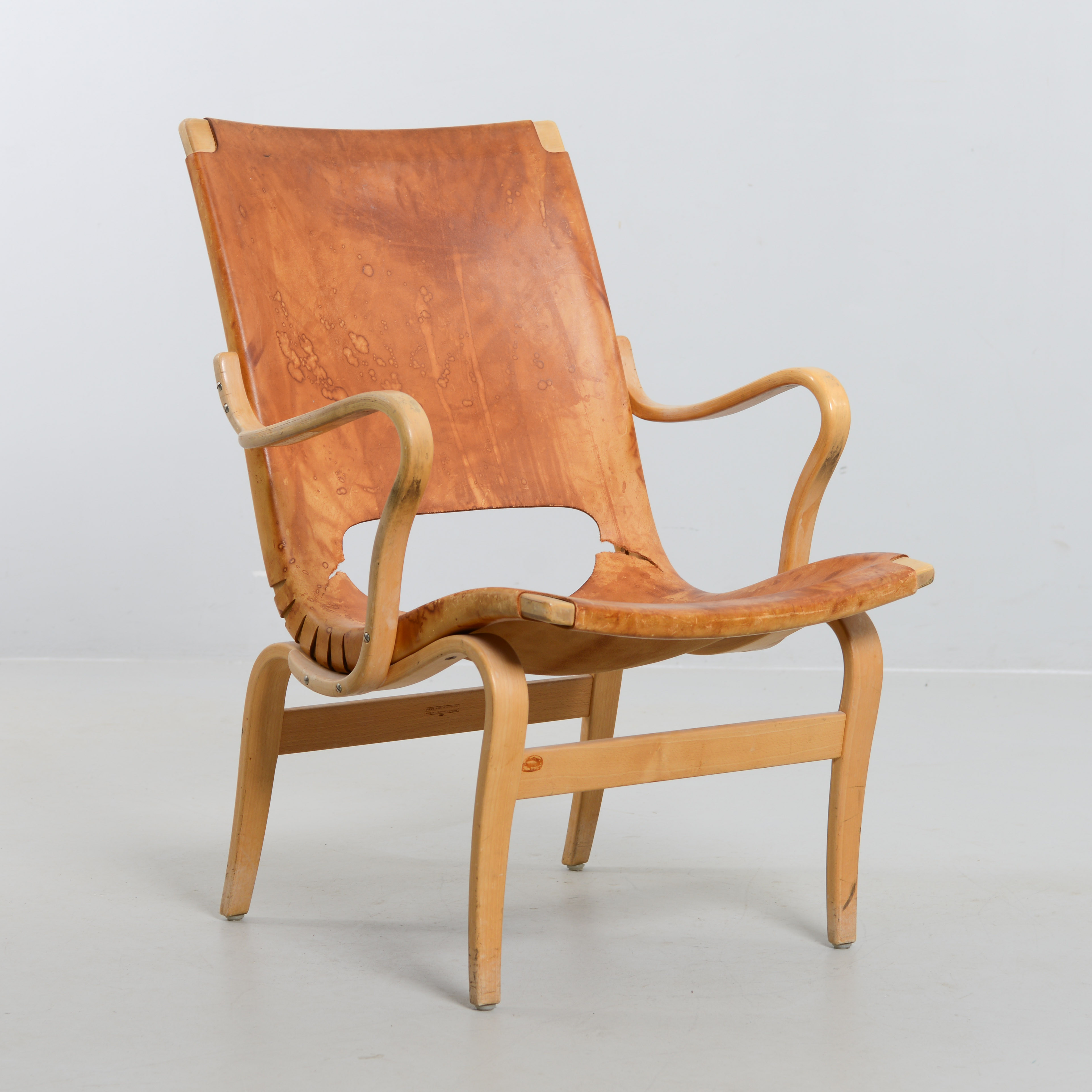 BRUNO MATHSSON. Fåtölj, "Eva", Firma Karl Mathsson, Värnamo, 1969.