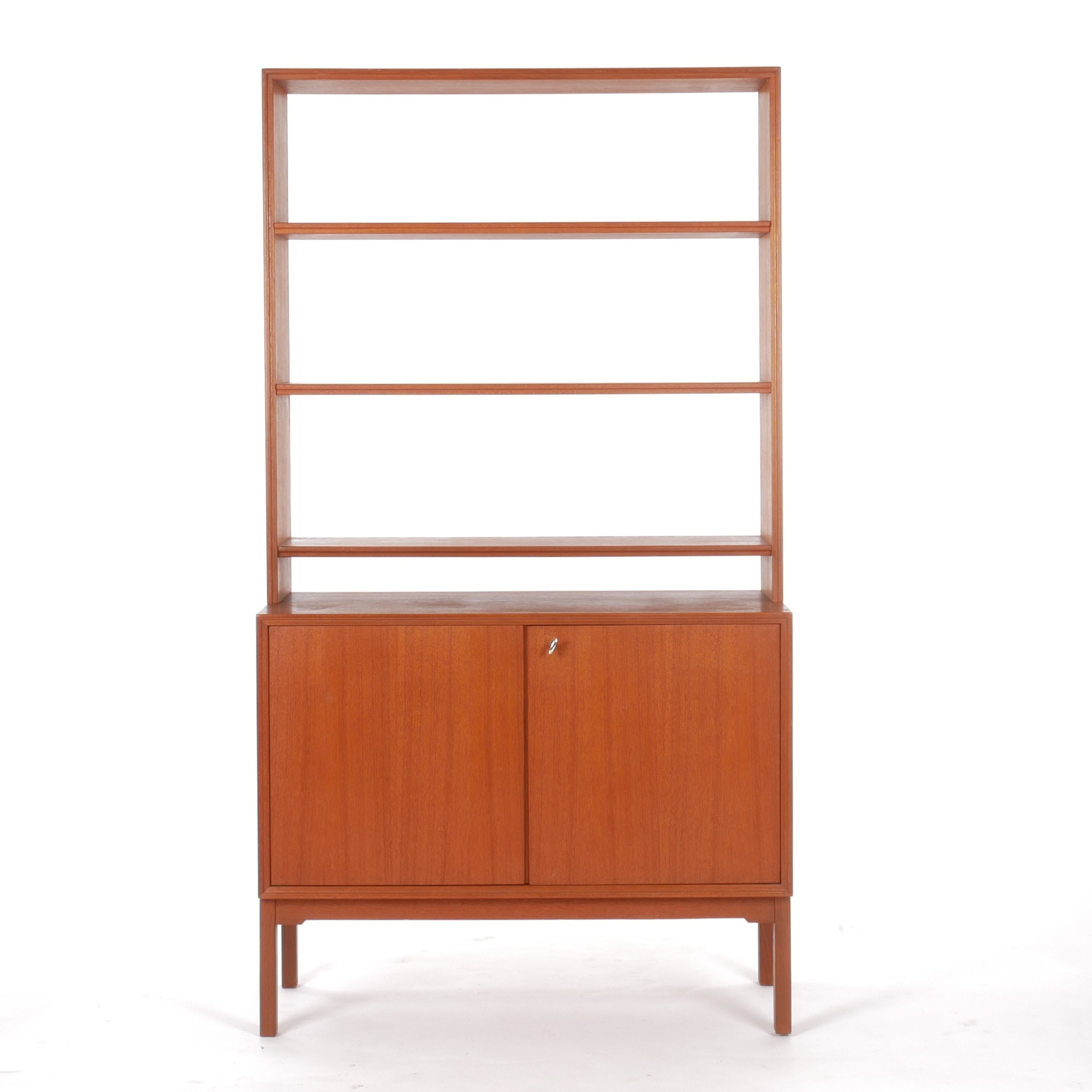 BOKHYLLA MED SKÅPDEL, 2-delad, teakfanerad, 1960-tal.