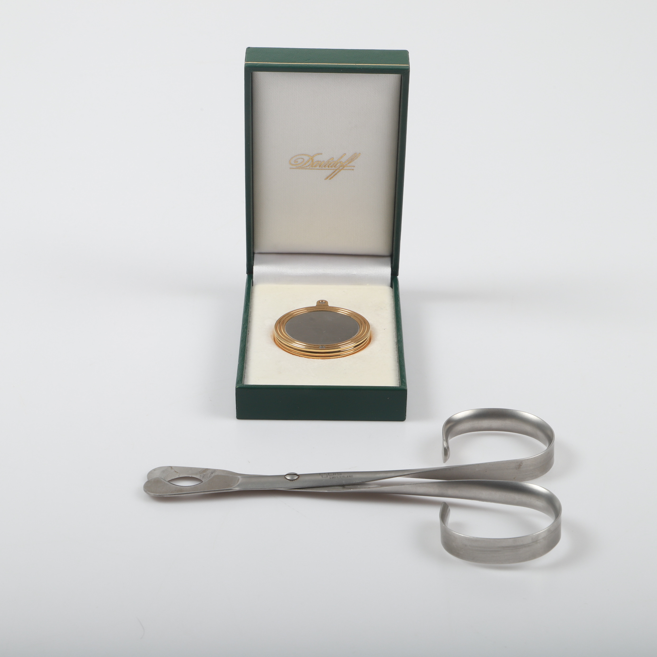 CIGARRSAX OCH SNOPPARE, 2 stycken, metall, bl. a. Davidoff, Schweiz.