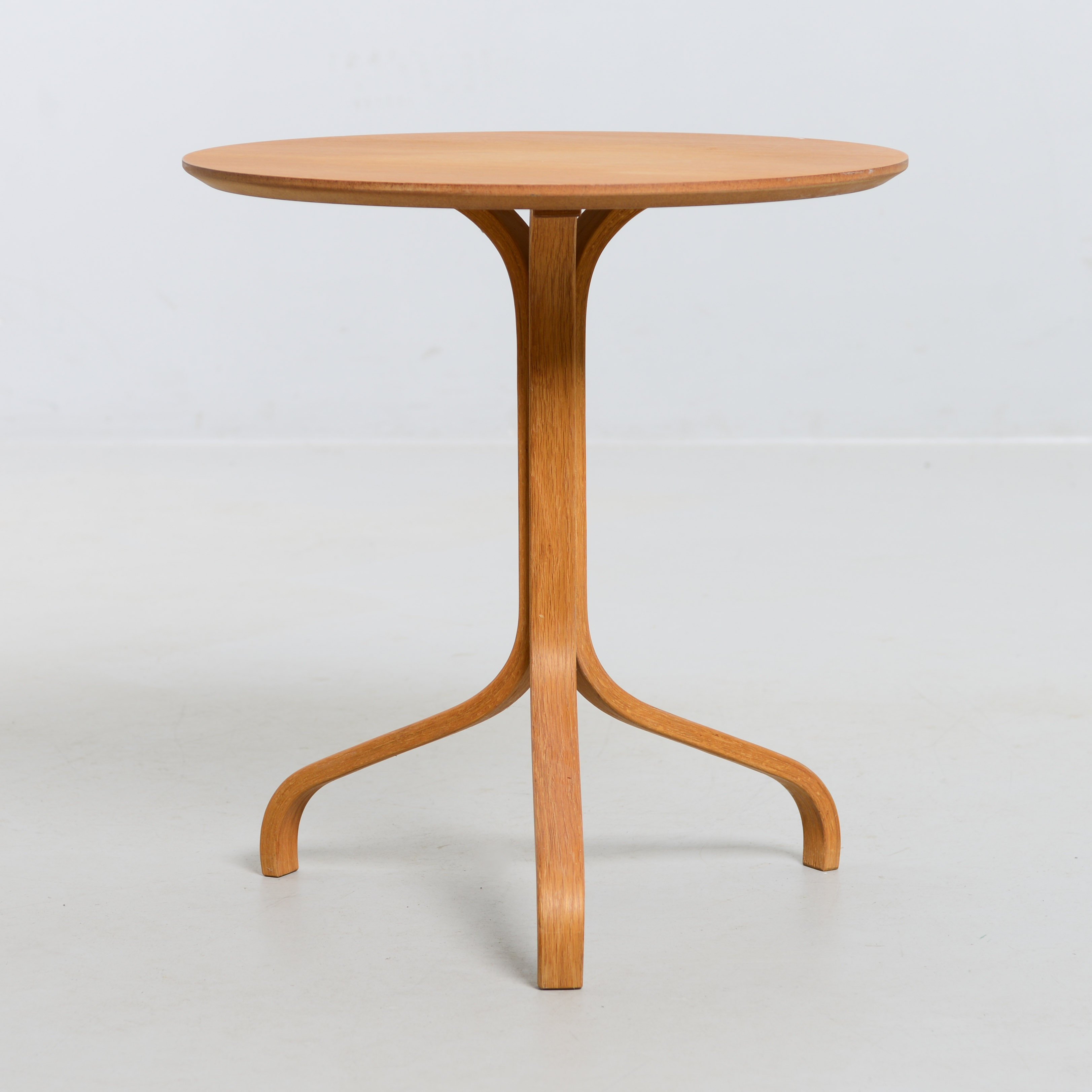 YNGVE EKSTRÖM. Lampbord, "Lamino", Swedese.