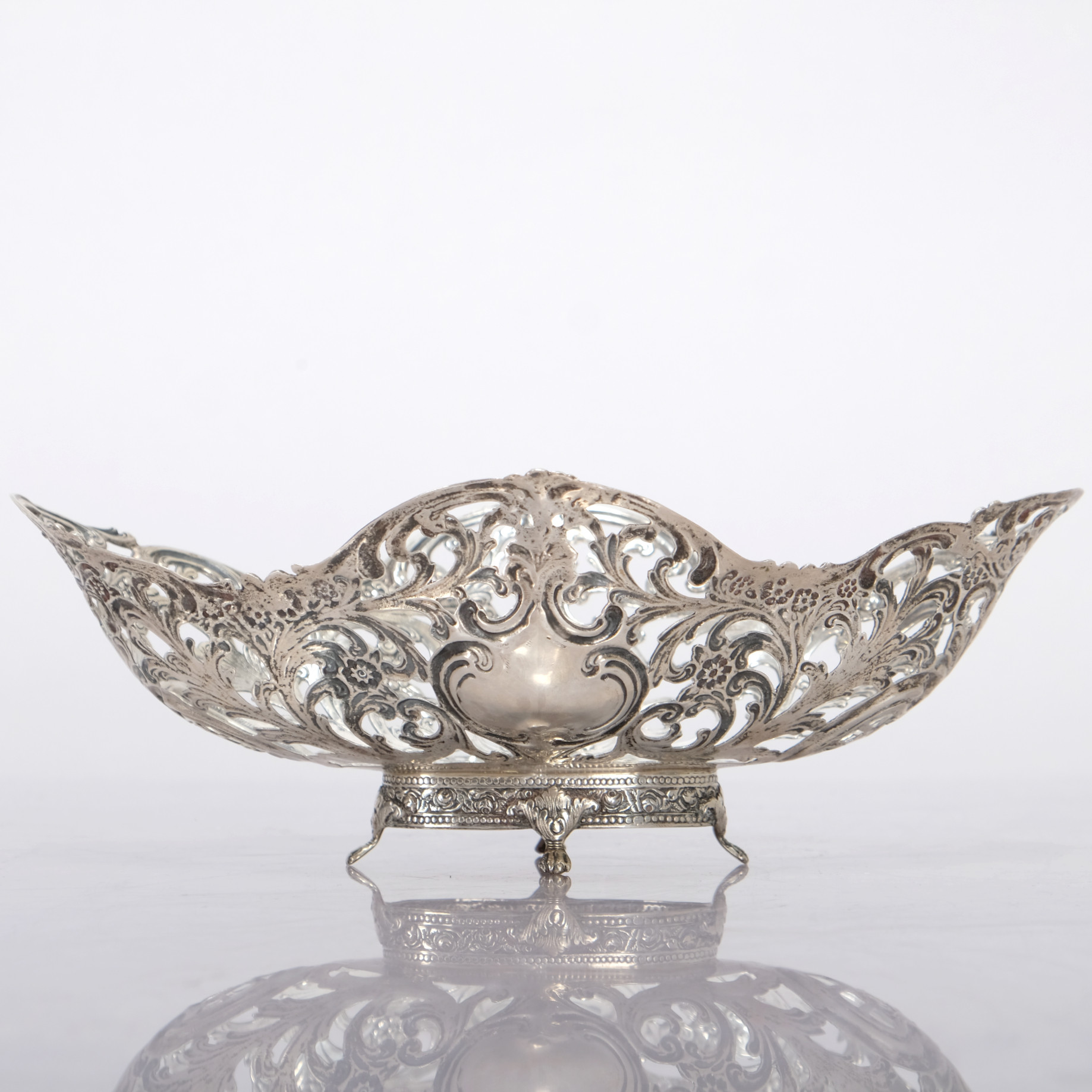 GALLERSKÅL. Silver, Rokokostil 1900-tal.