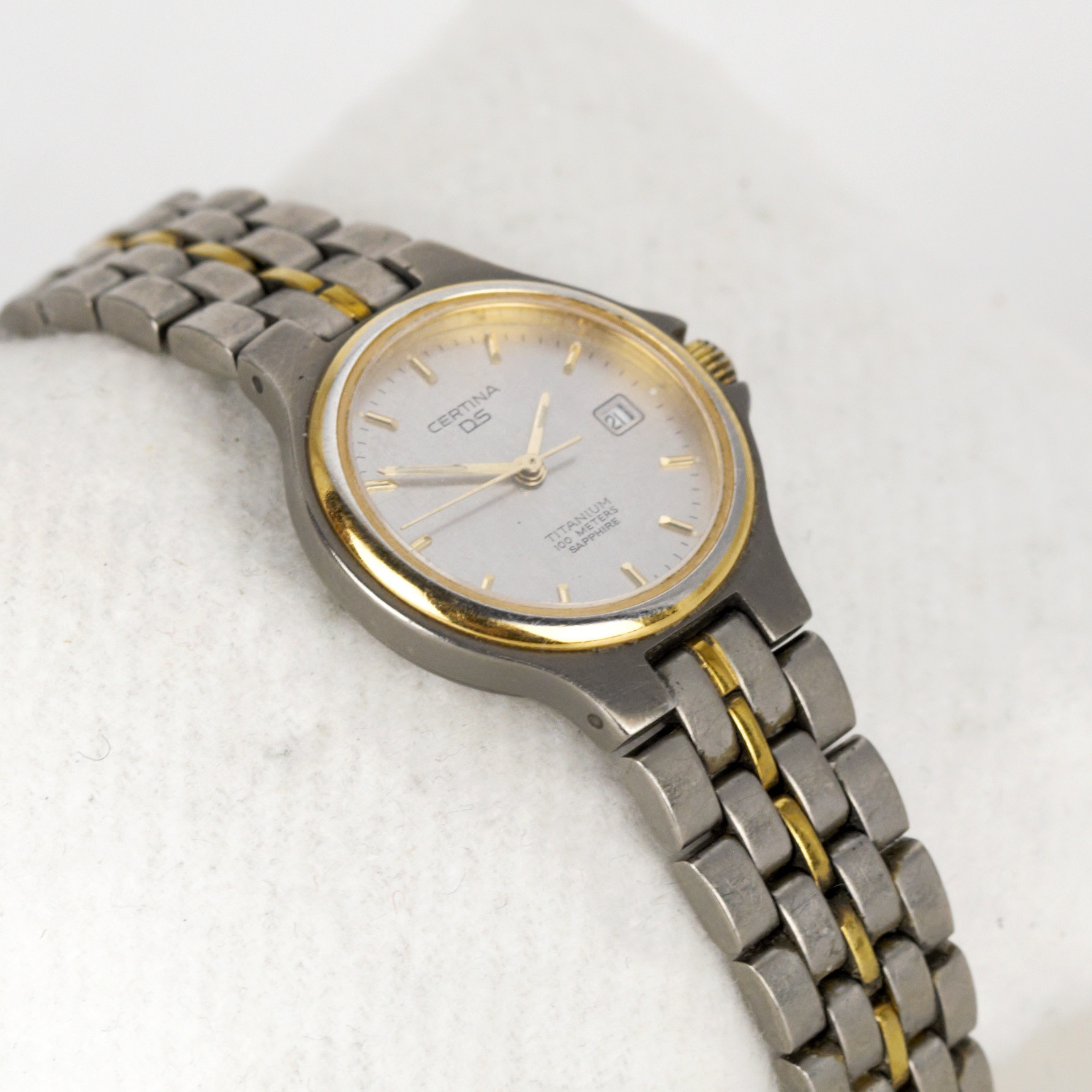 CERTINA DS. Armbandsur , dam, quartz, titan och doublé, datum, Schweiz, 1990-tal.