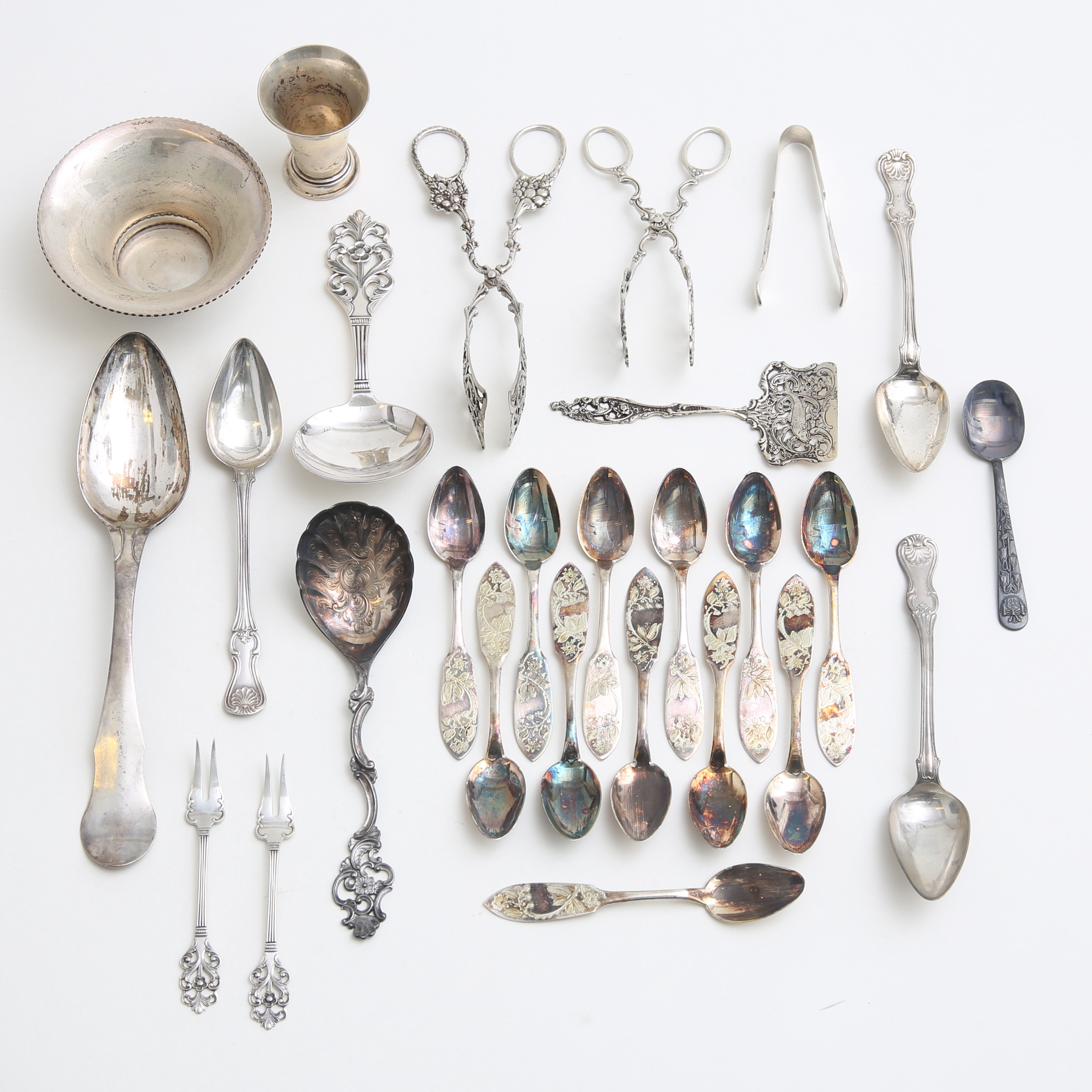 SILVERFÖREMÅL, mestadels bestick, 27 delar, vikt 508 gram.