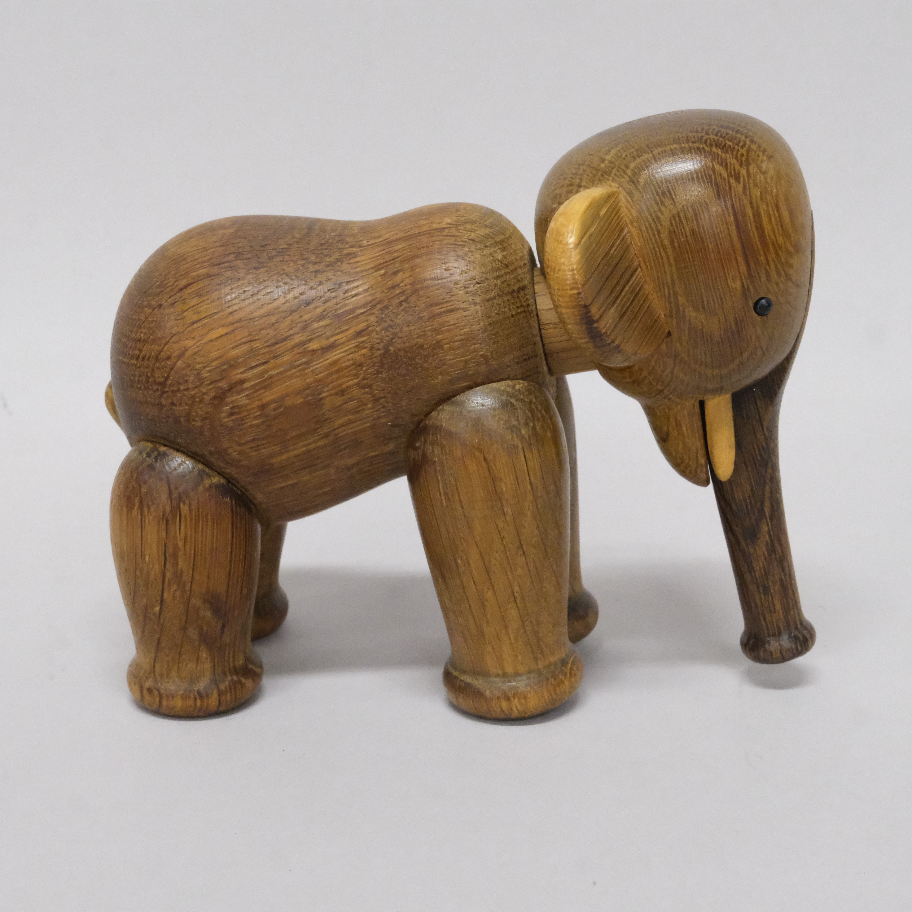 KAY BOJESEN. FIGURIN, ELEFANT, EK.