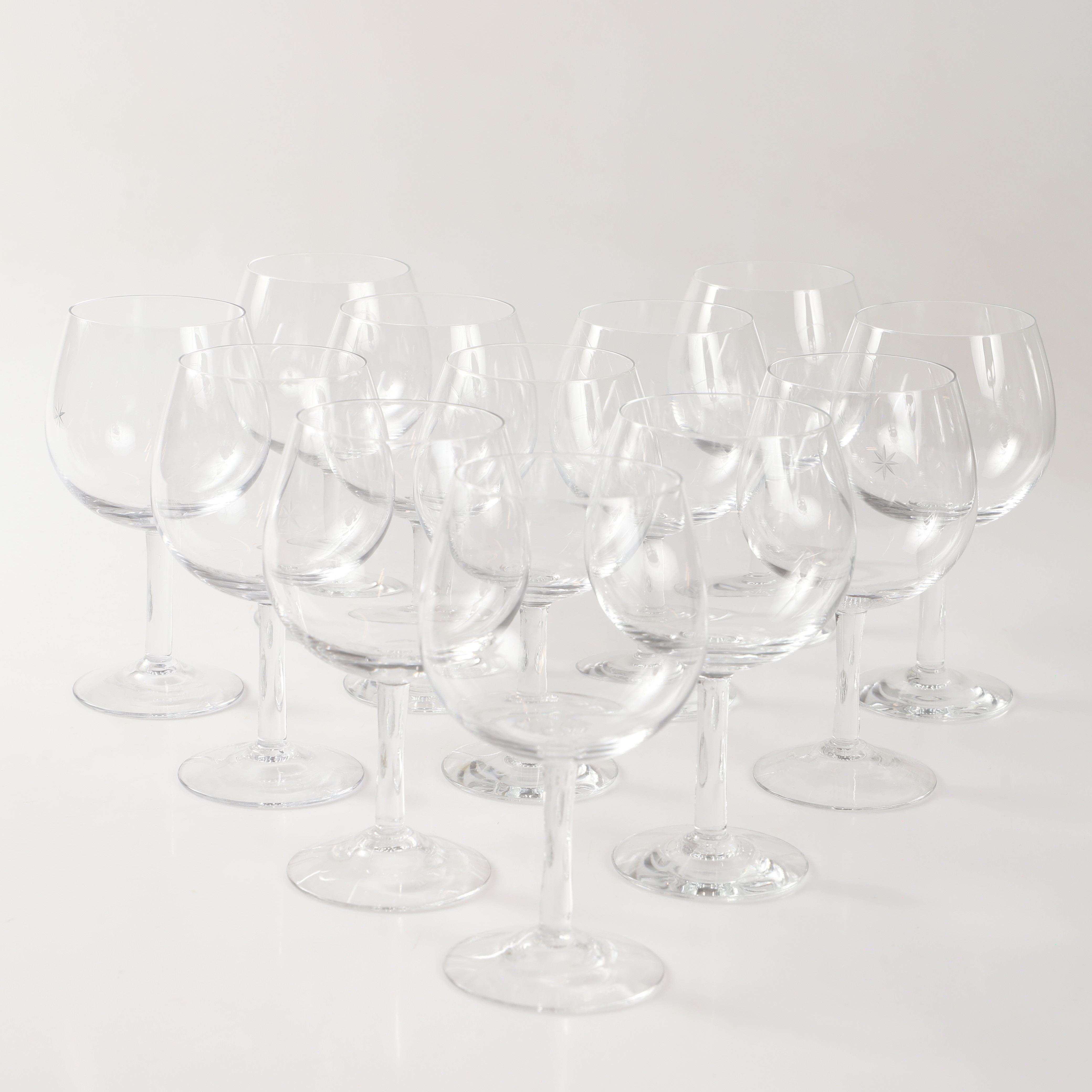 SIGNE PERSSON-MELIN. Rödvinsglas, 12 stycken, "Bouquet", Kosta Boda.