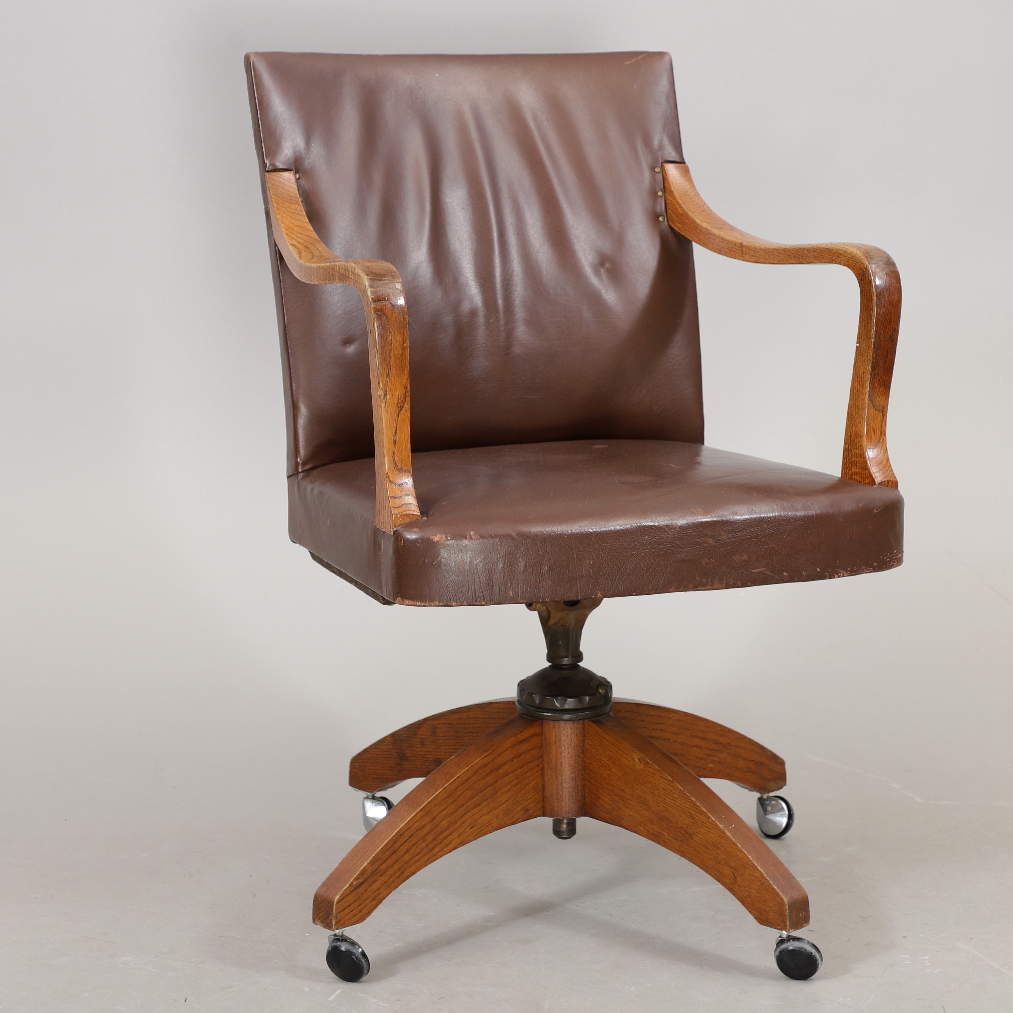 SKRIVBORDSSTOL, ek/skinn, 1900-talet mitt.