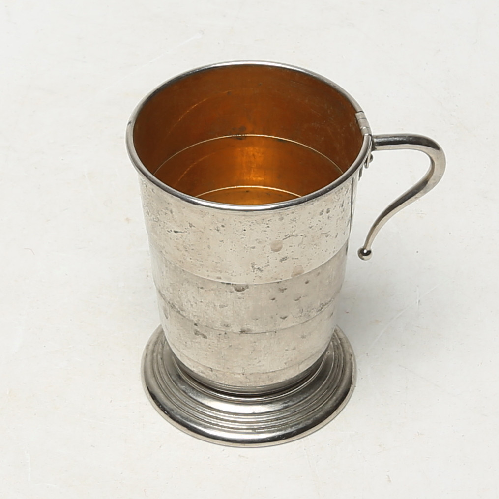 RESEGLAS, metall, i läderetui.