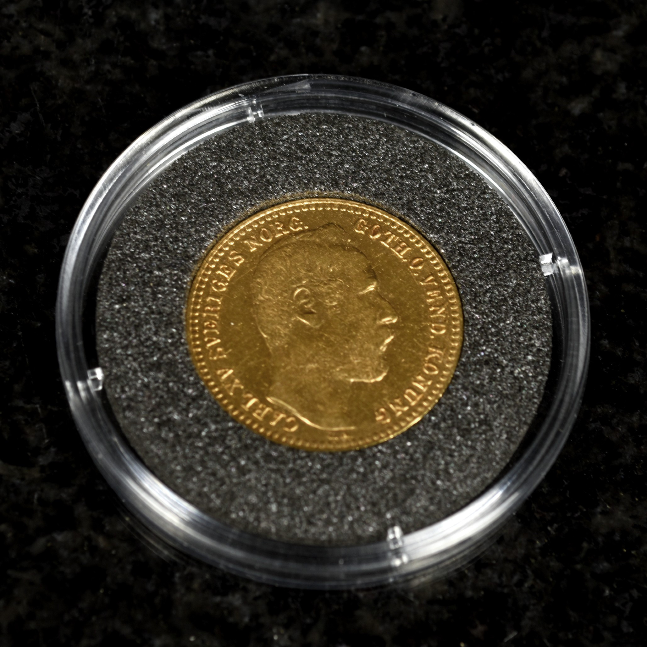 GULDMYNT, 10 francs, Karl XV (1826–1872), Sverige och Norges konung. 1869.