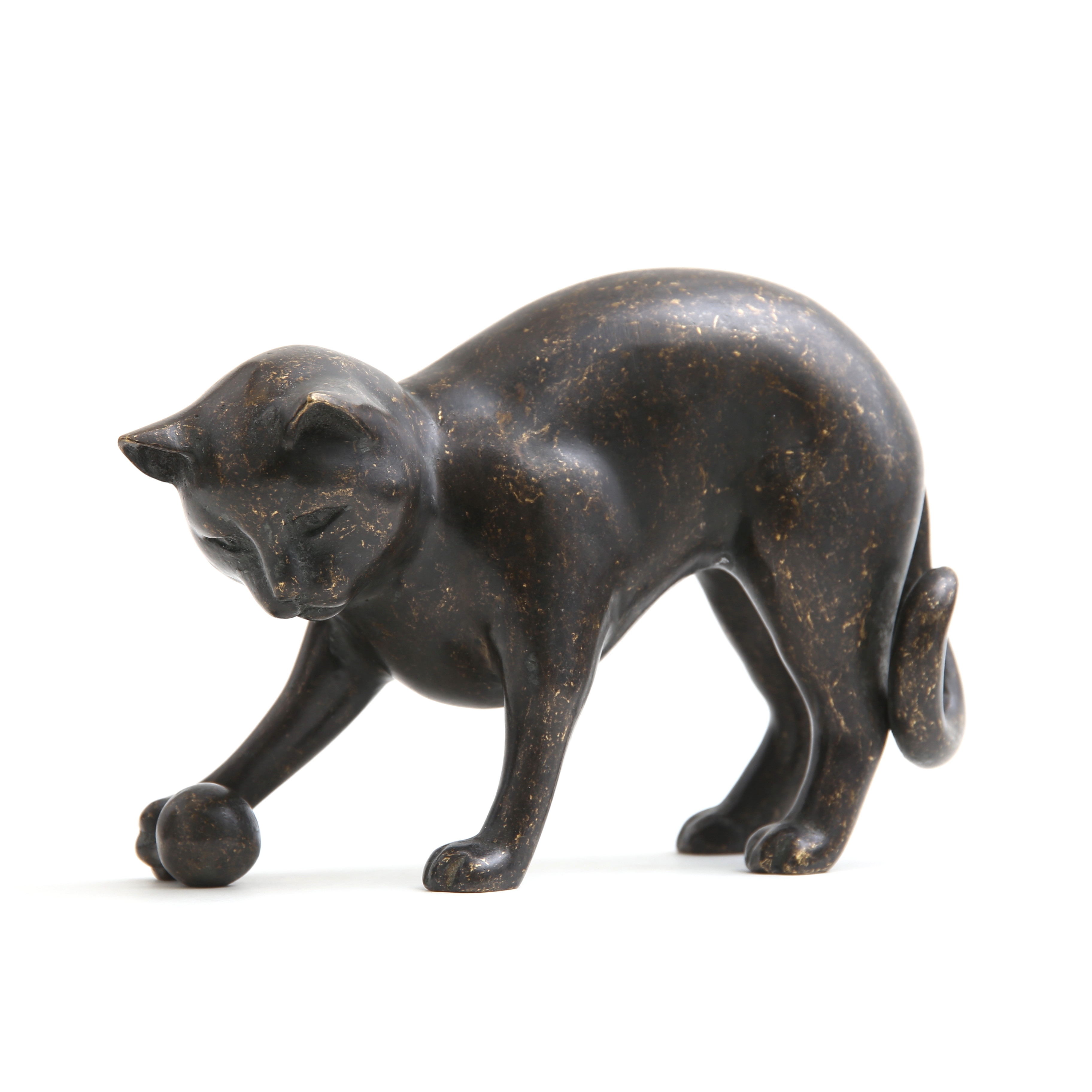 SKULPTUR, patinerad brons, katt med boll, stämplad, Fyrklövern.