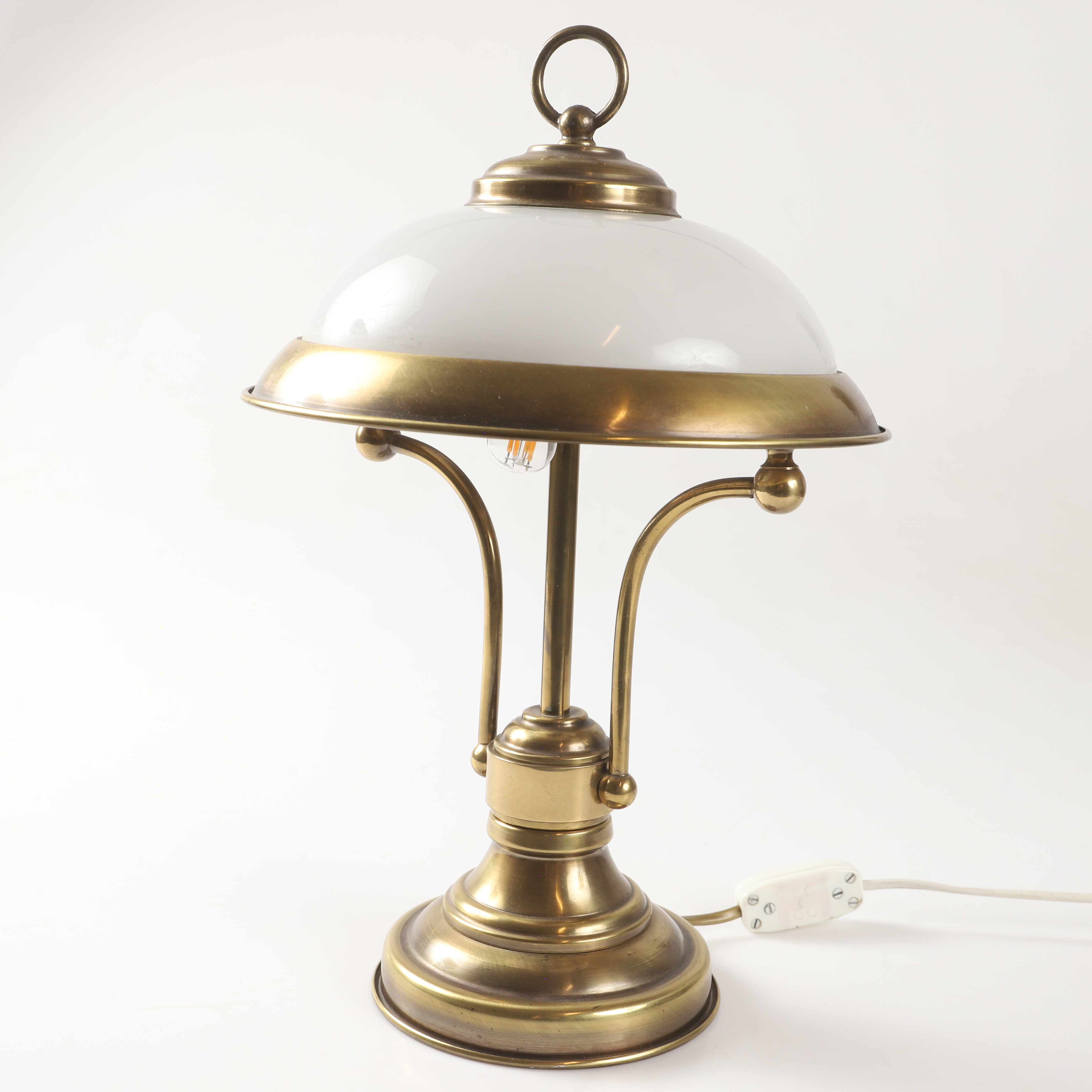 BORDSLAMPA, patinerad metall/glas, 1900-tal.