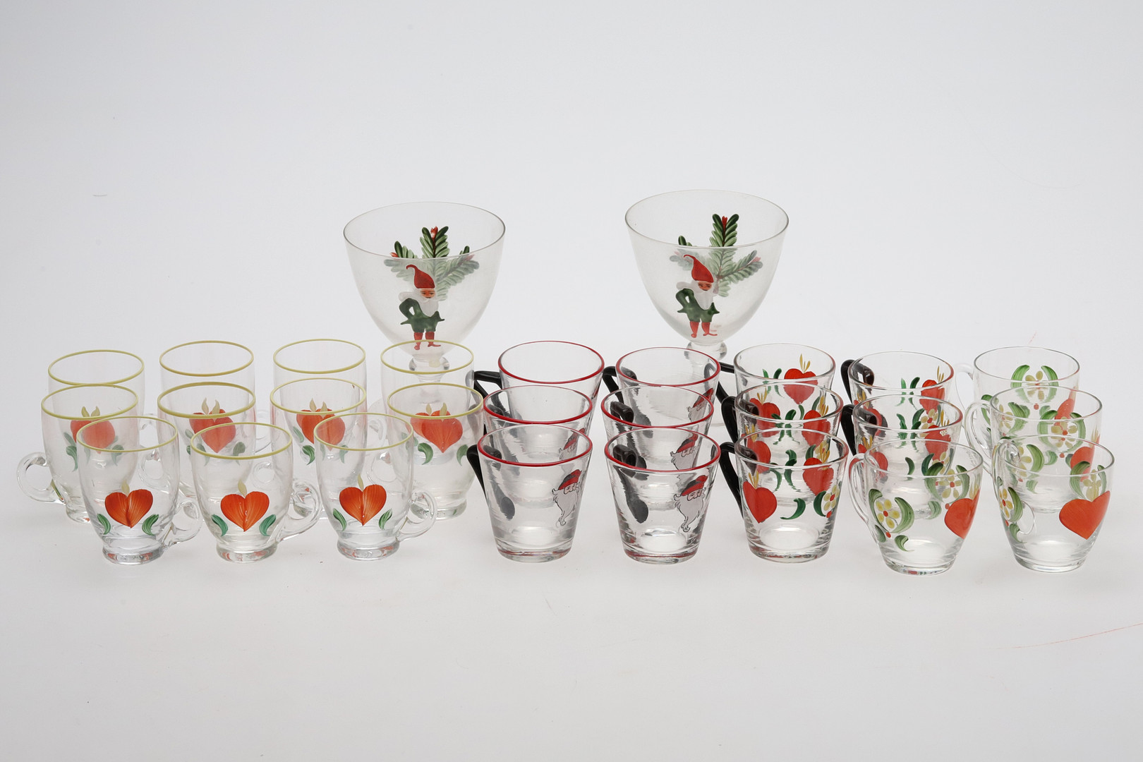 PARTI JULGLAS/GLÖGGMUGGAR. 28 delar. Bemålat glas.
