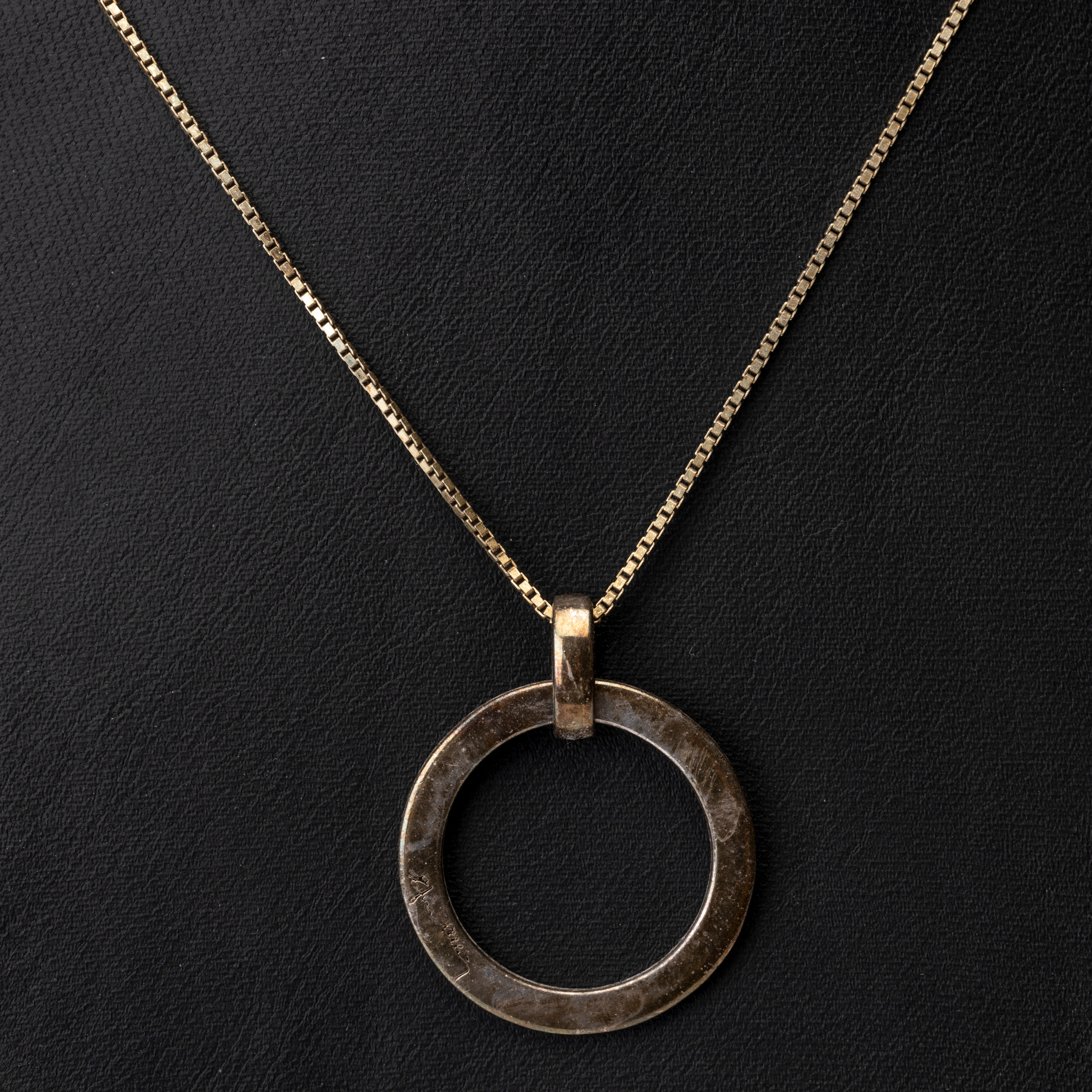 EFVA ATTLING. Kedja samt Hänge, sterlingsilver, "Ring around pendant".