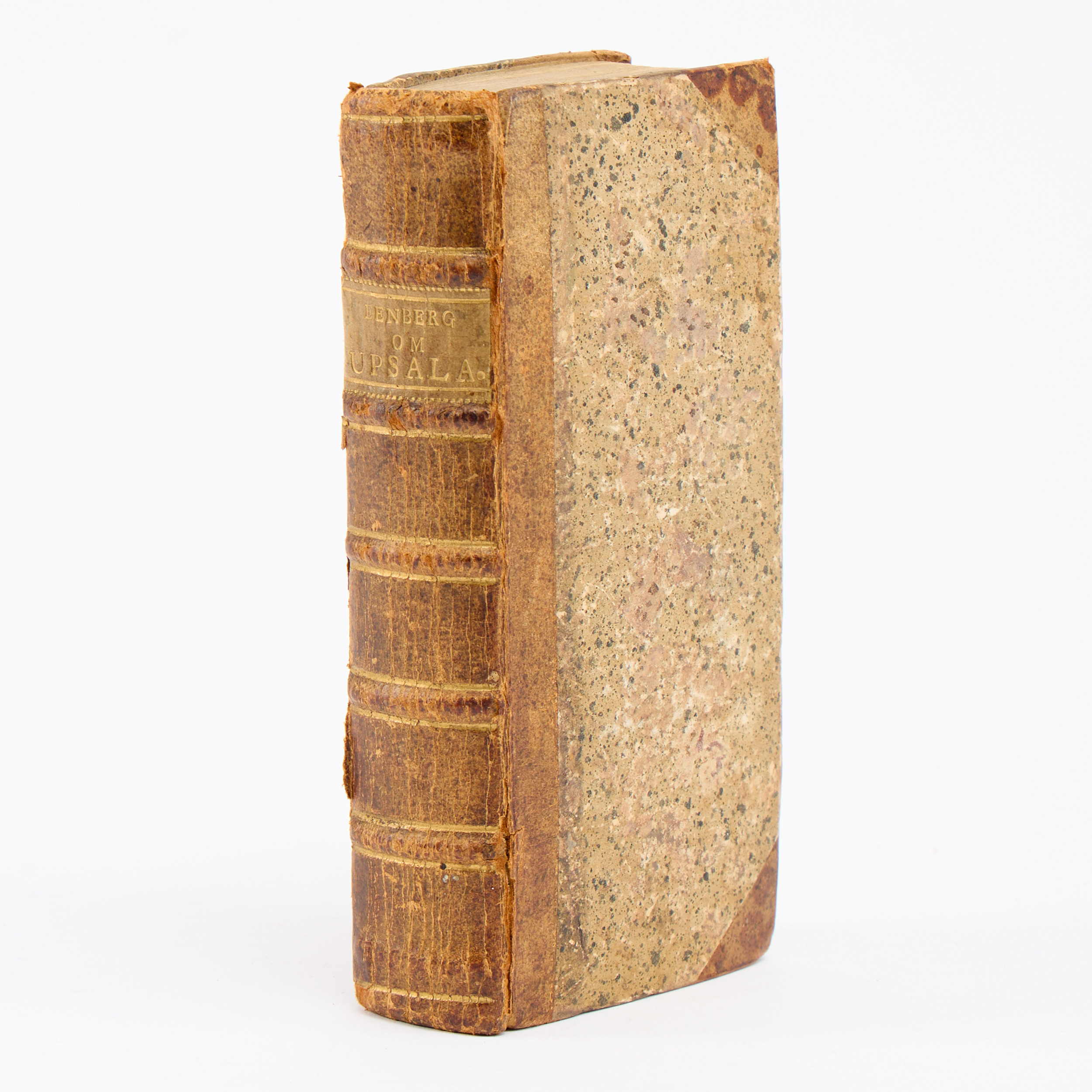 "KORT BESKRIFNING OM UPSALA OCH DES ANTIQUITETER", Johan Eenberg. Tryckt hos Johan H Werner vid Kungliga academiska boktryckeriet år 1704.