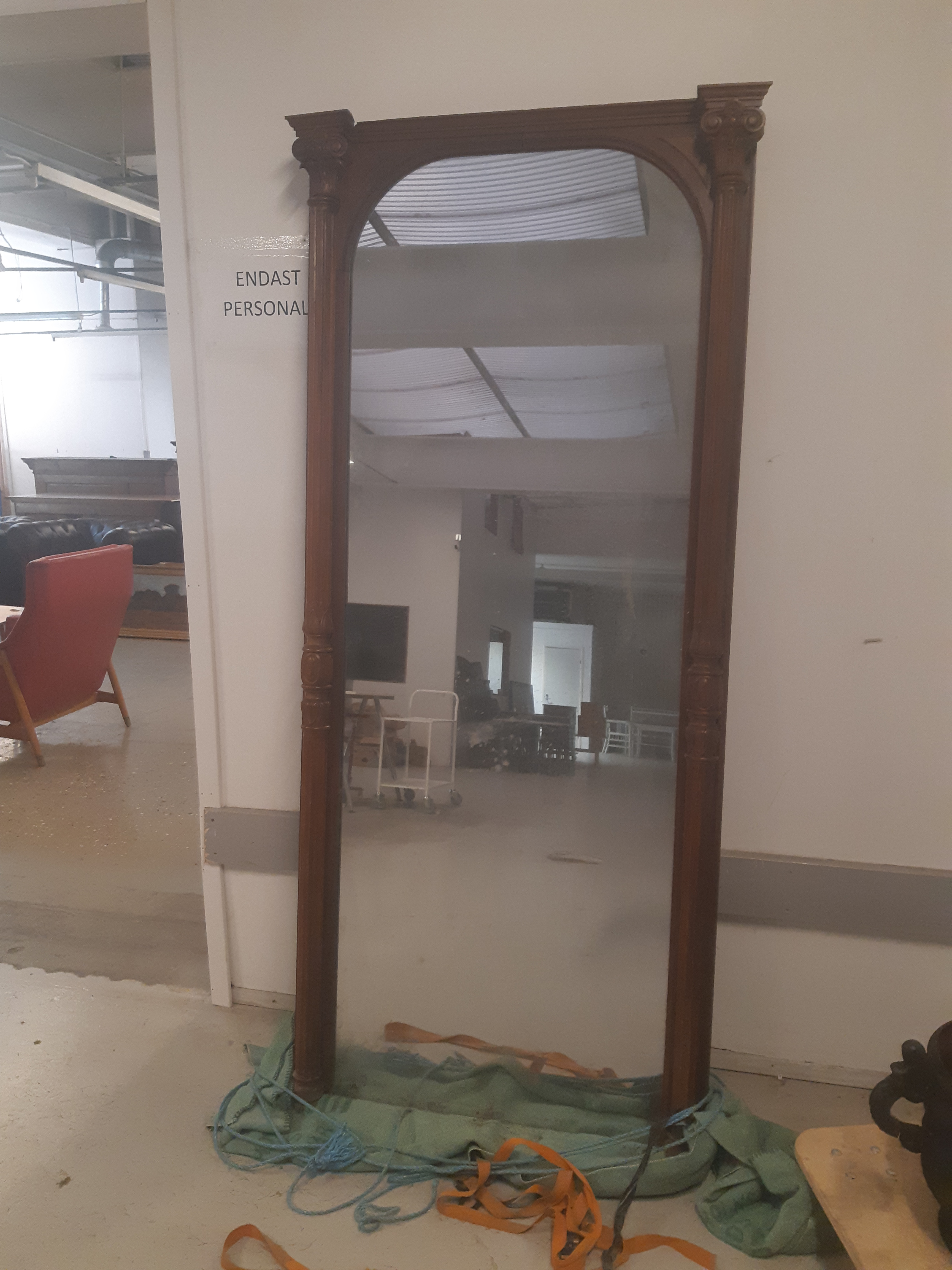 IMPERIALSPEGEL, valnöt, 1800-talets första hälft.