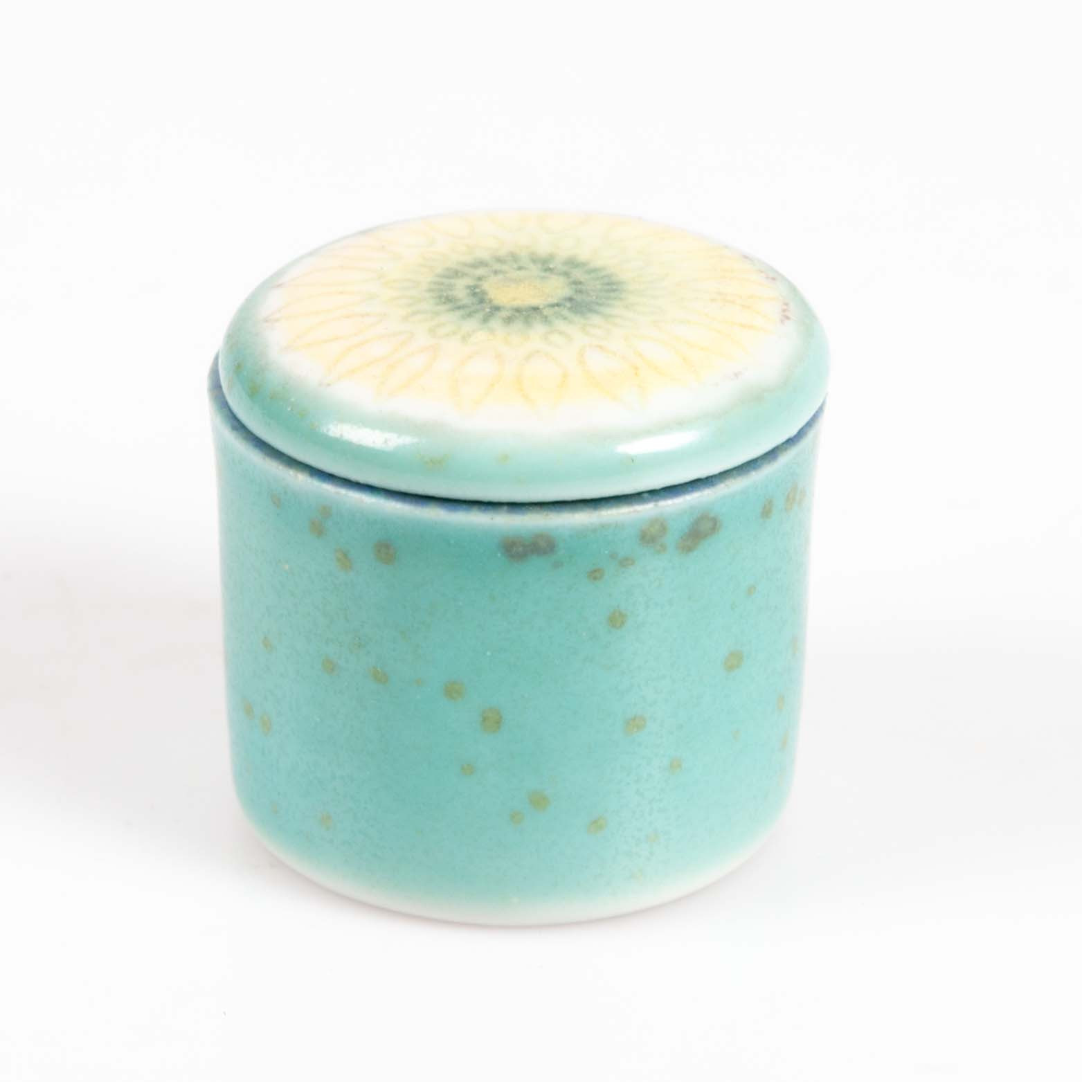 HERTHA BENGTSON. Lockdosa, stengods, Rörstrand, signerad Bengtson Sweden 371.