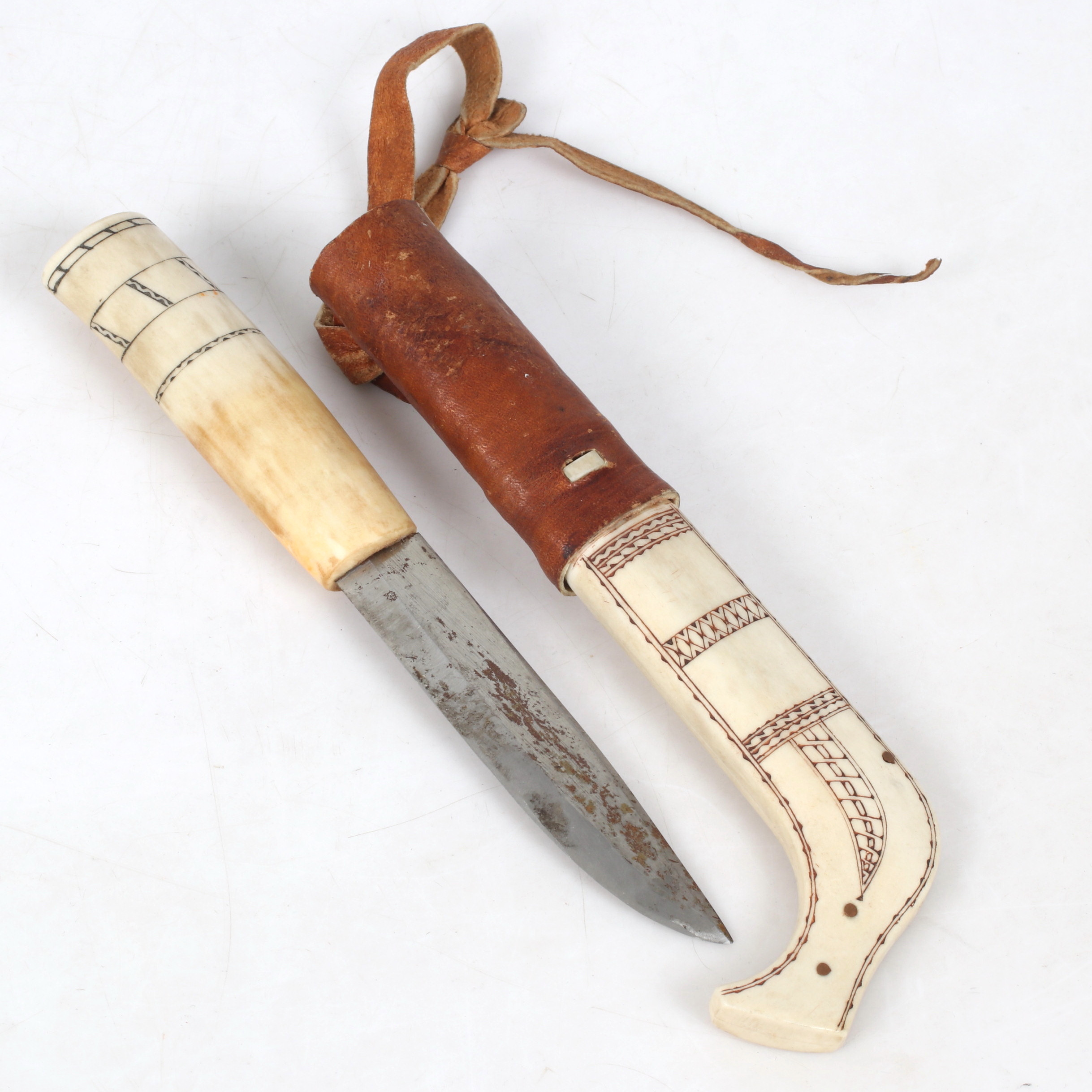 KNIV, horn, läder, samearbete, osignerad.