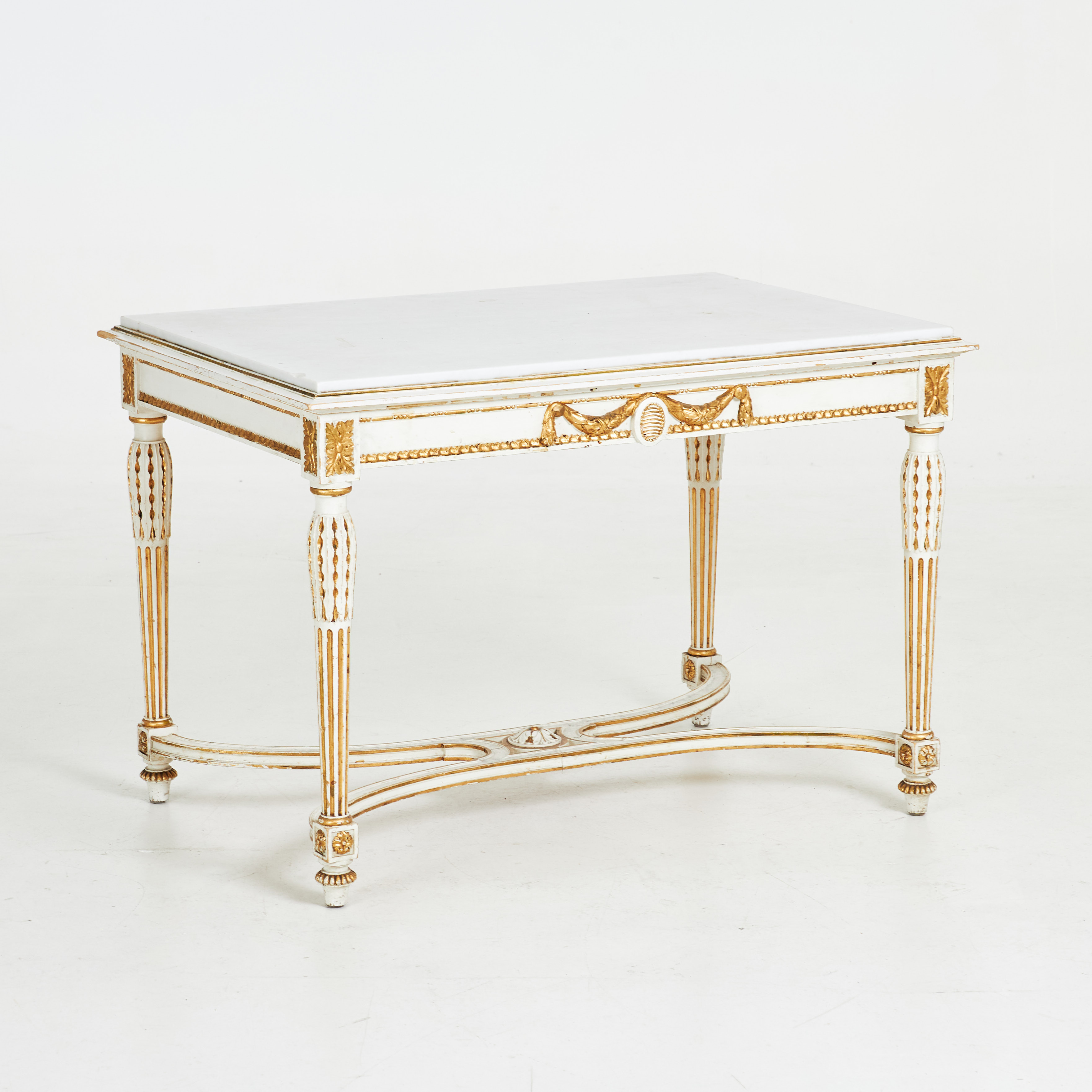 BORD, gustaviansk stil, med marmorskiva, kopplad benställning.