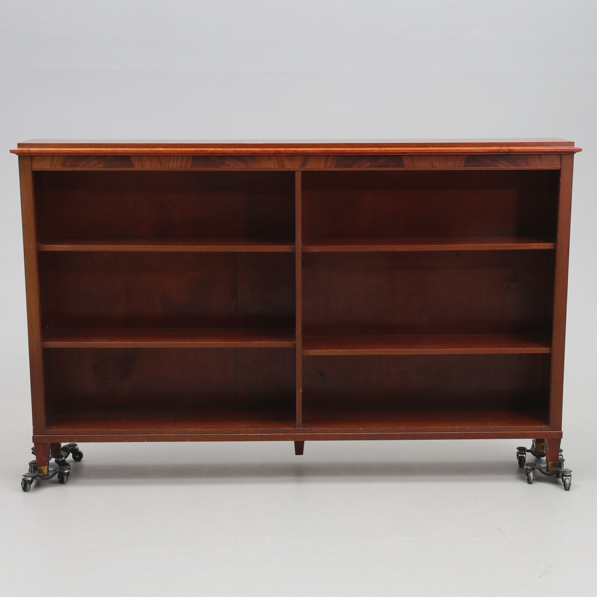 BOKSKÅP, mahogny, tidigare 1900-tal.