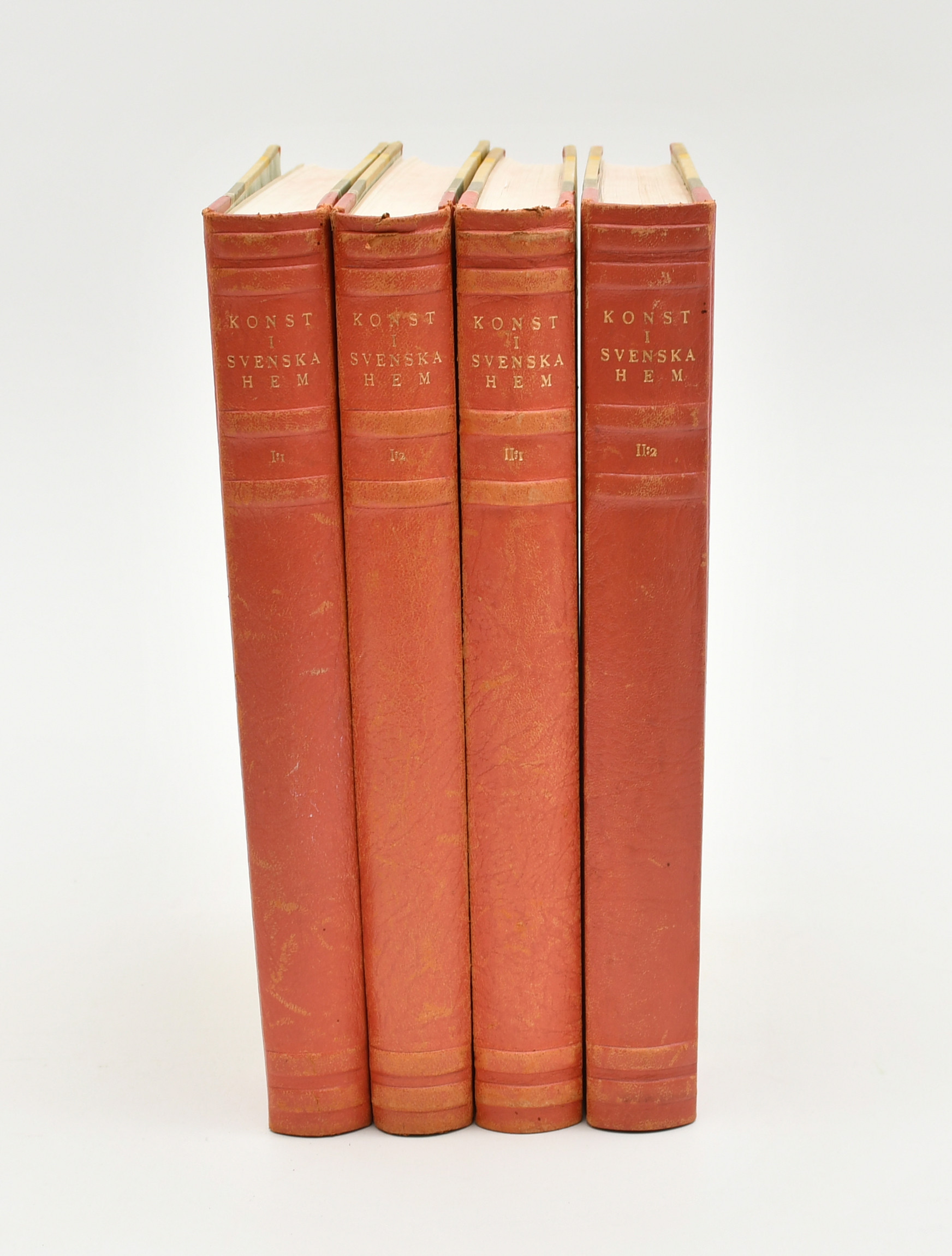 Konst i svenska hem målningar och skulpturer från 1800 till våra dagar I-II. 4 Volymer.