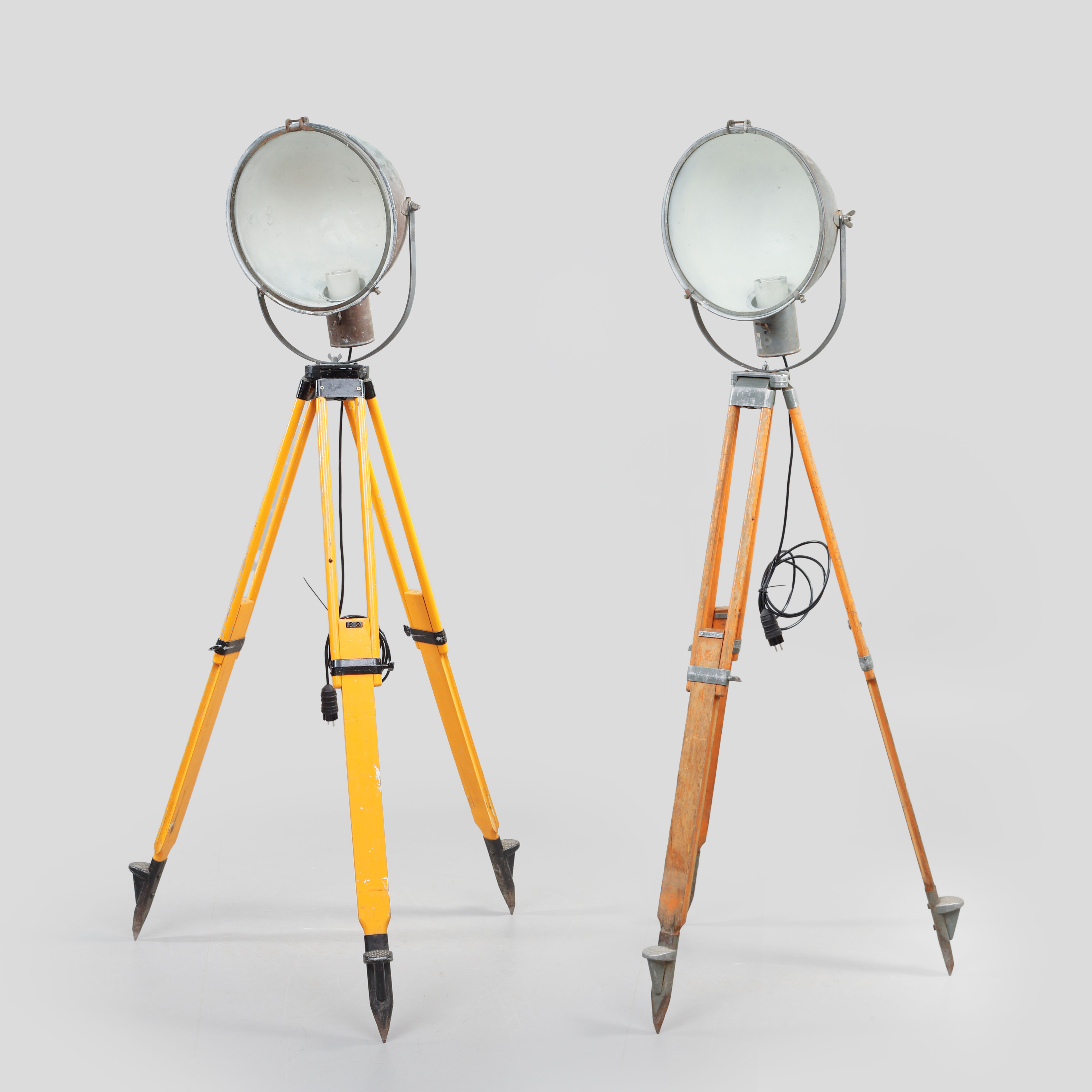 GOLVLAMPOR/ STRÅLKASTARE, 2 st, El-Be, Elektriska, Södertälje, industrimodell.