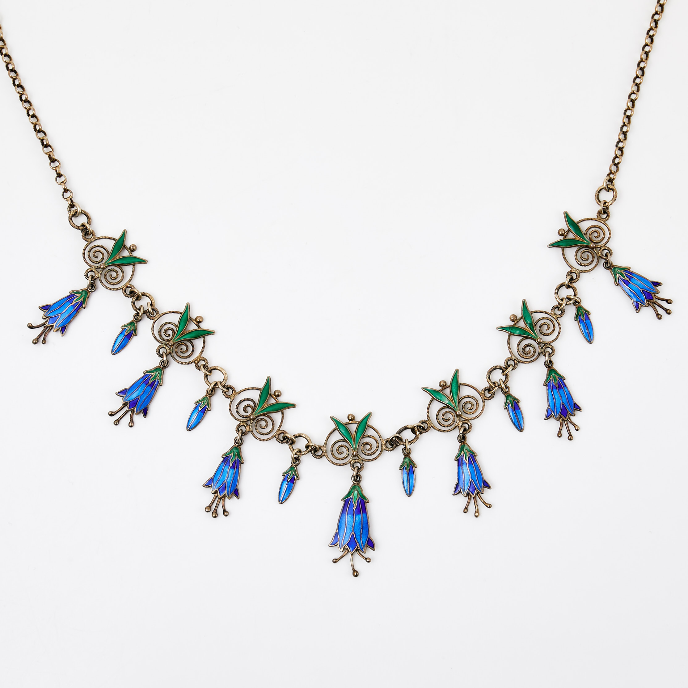 CLEMENT BERG, collier, förgyllt sterlingsilver, Norge, tidigt 1900-tal, emaljdekor i blått och grönt, filigran, granulater, dekor av blåklockor.