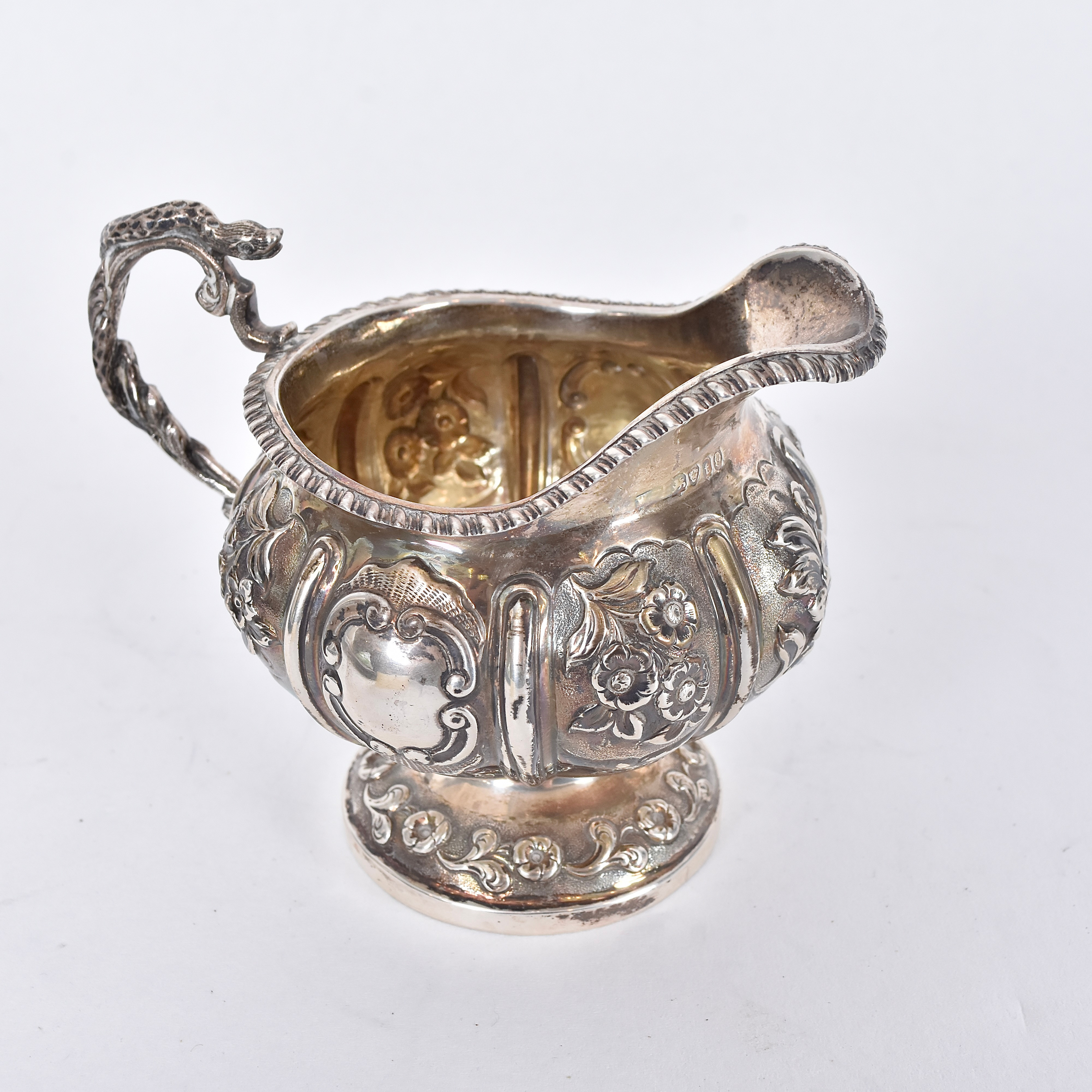 GRÄDDKANNA, sterlingsilver, England George IV, otydligt stämplad London 1834 samt med Georges IV porträtt.