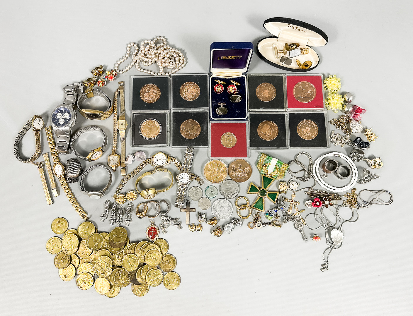 PARTI KURIOSA, Klockor, Mynt & medaljer med mera.