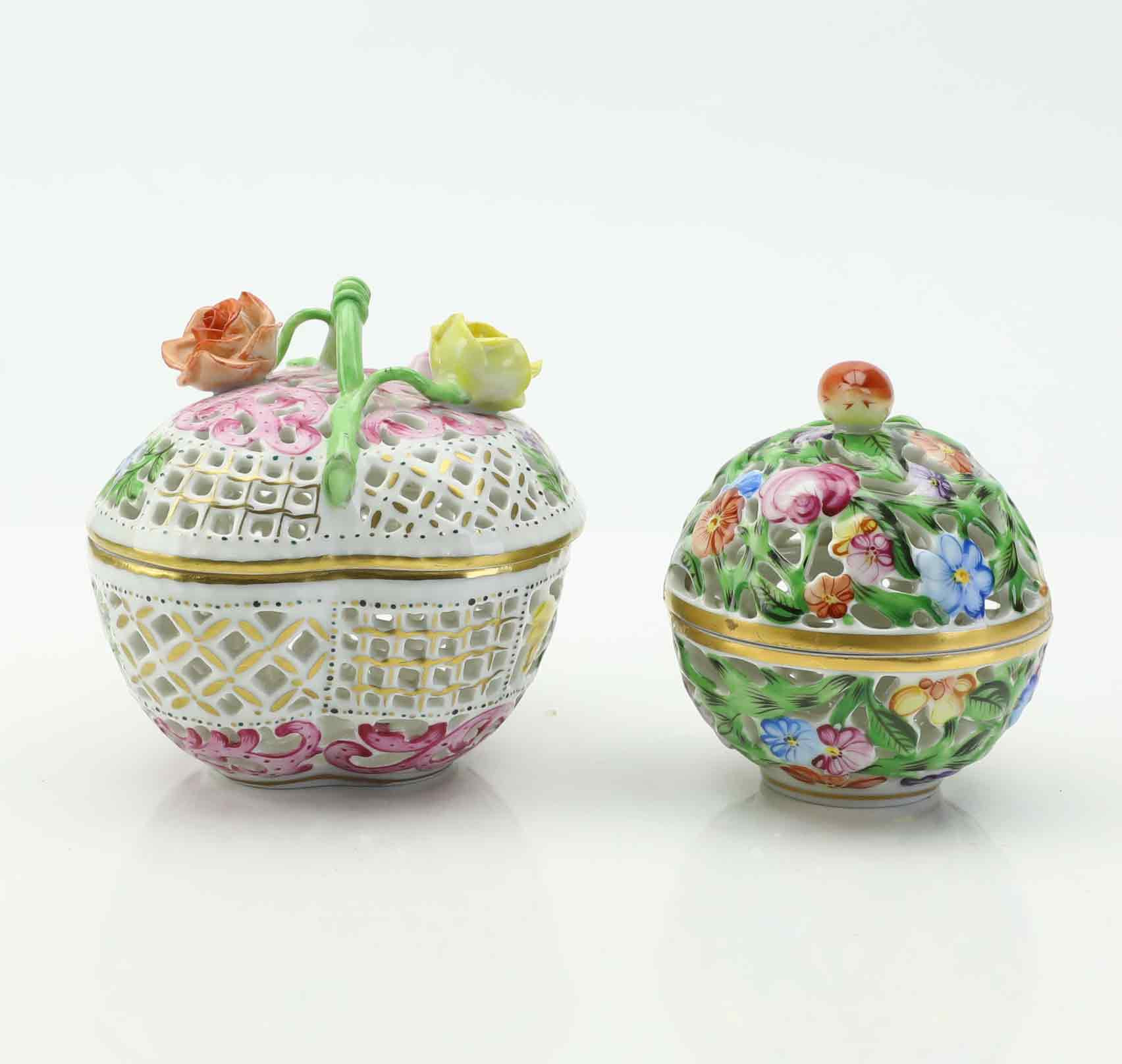 GALLERSKÅLAR med lock, porslin, Herendt, Ungern, 1900-talets andra hälft.