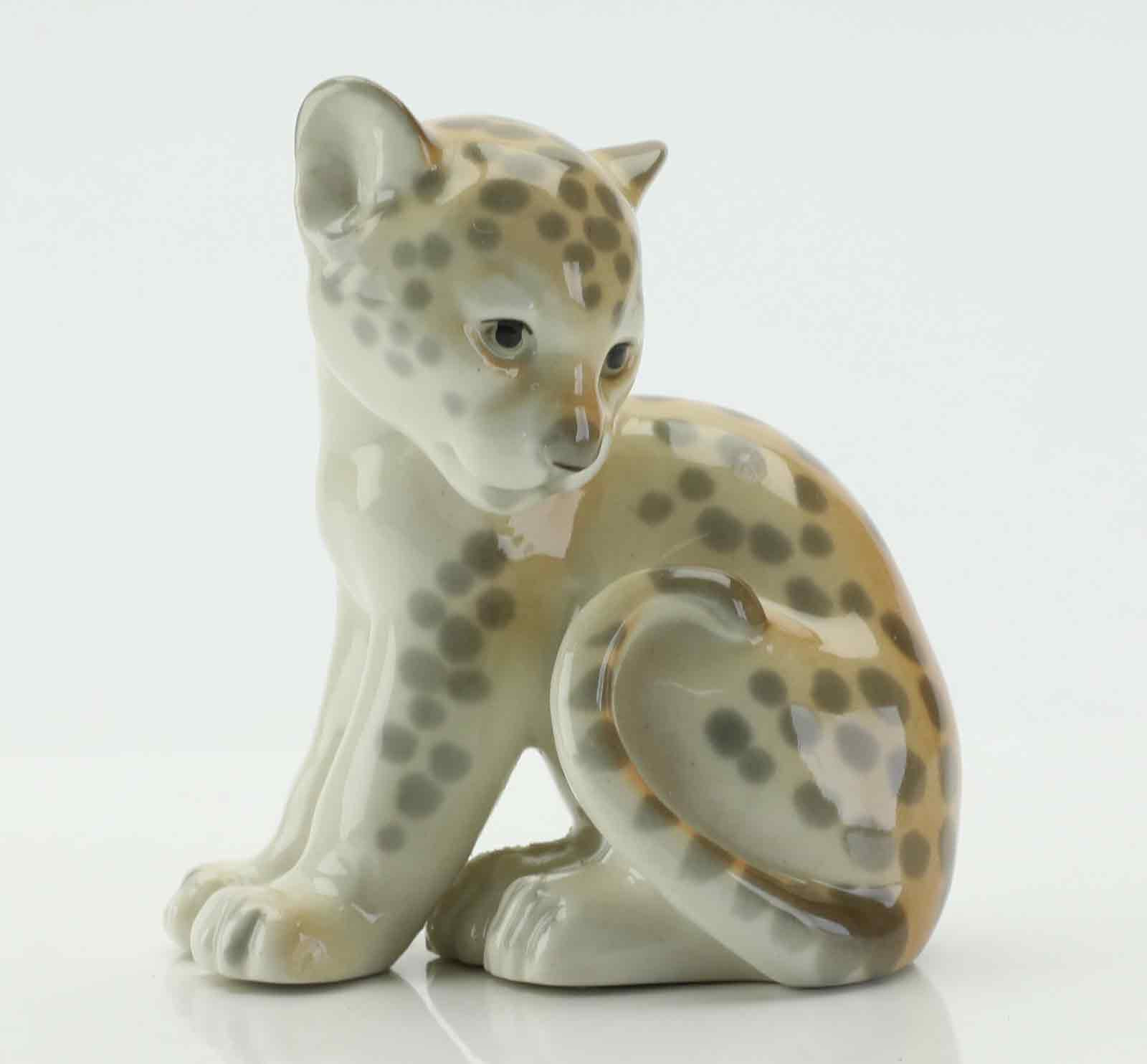 FIGURIN, porslin, leopardunge, Lomonosov, USSR, Ryssland, 1900-tal.