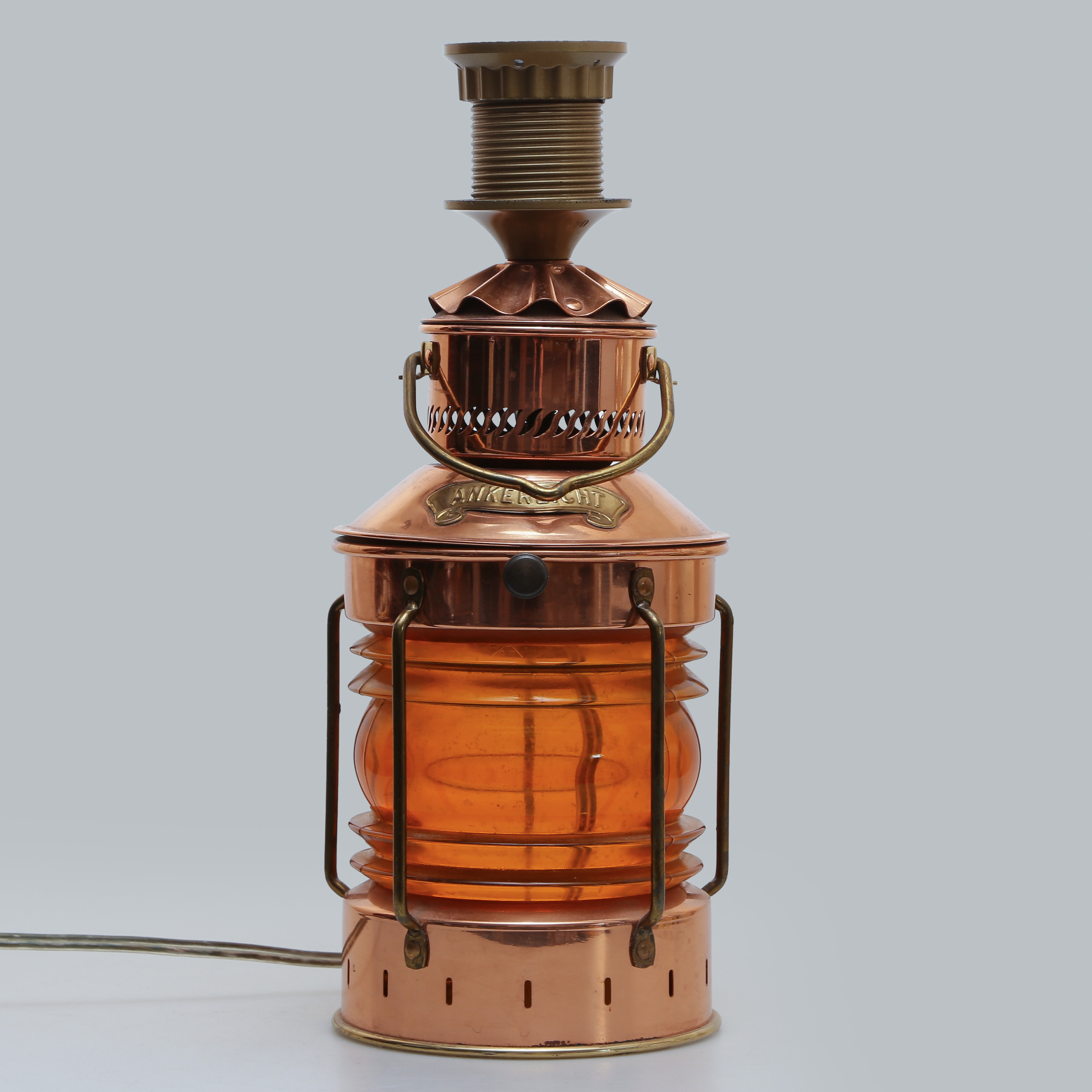 LANTERNA, BORDSLAMPA I KOPPAR OCH MÄSSING, "ANKERLICHT" D.H.R. HOLLAND, 1900-TAL.