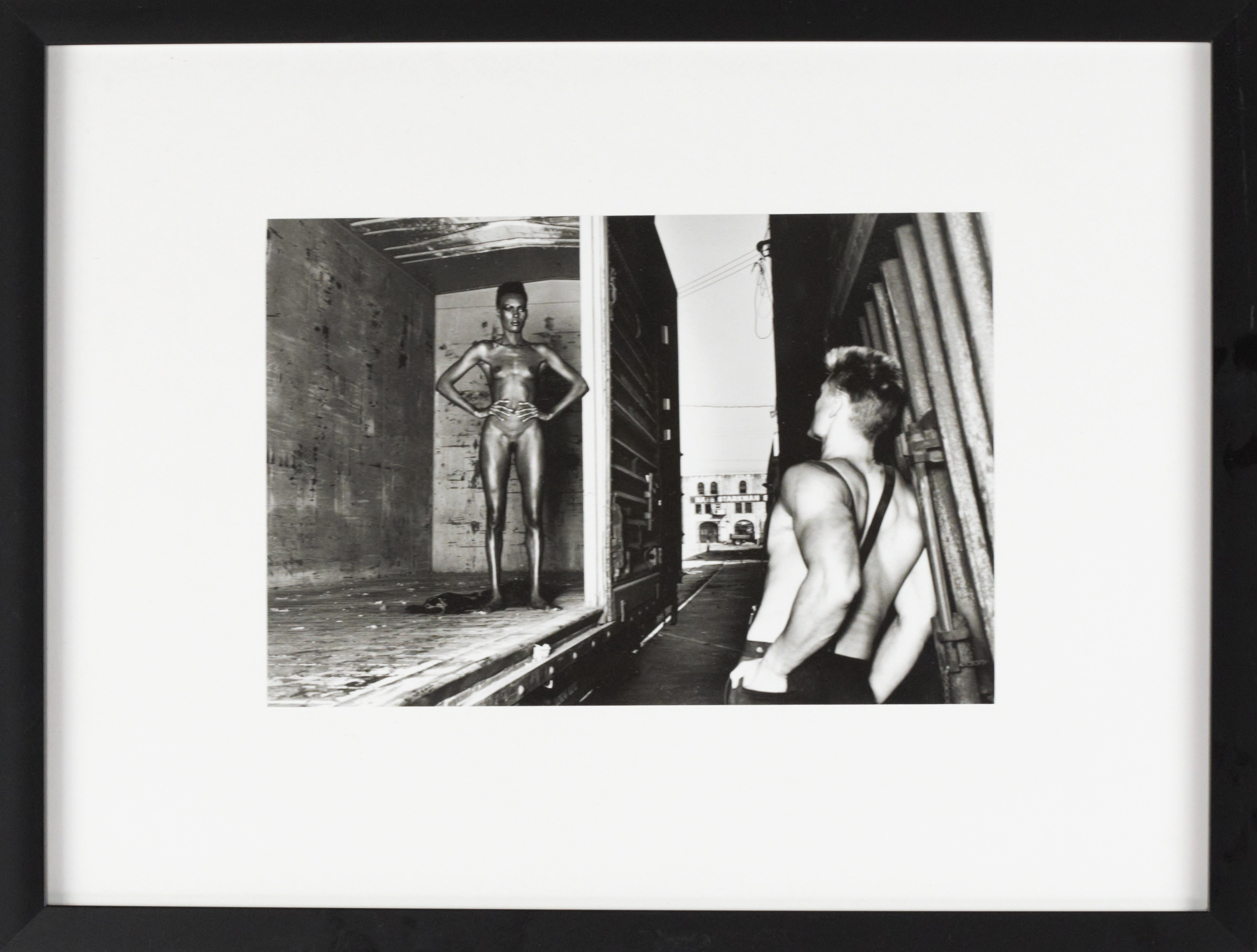 HELMUT NEWTON. Offsettryck, efter "Grace Jones and Dolph Lundgren", Los Angeles, 1985.