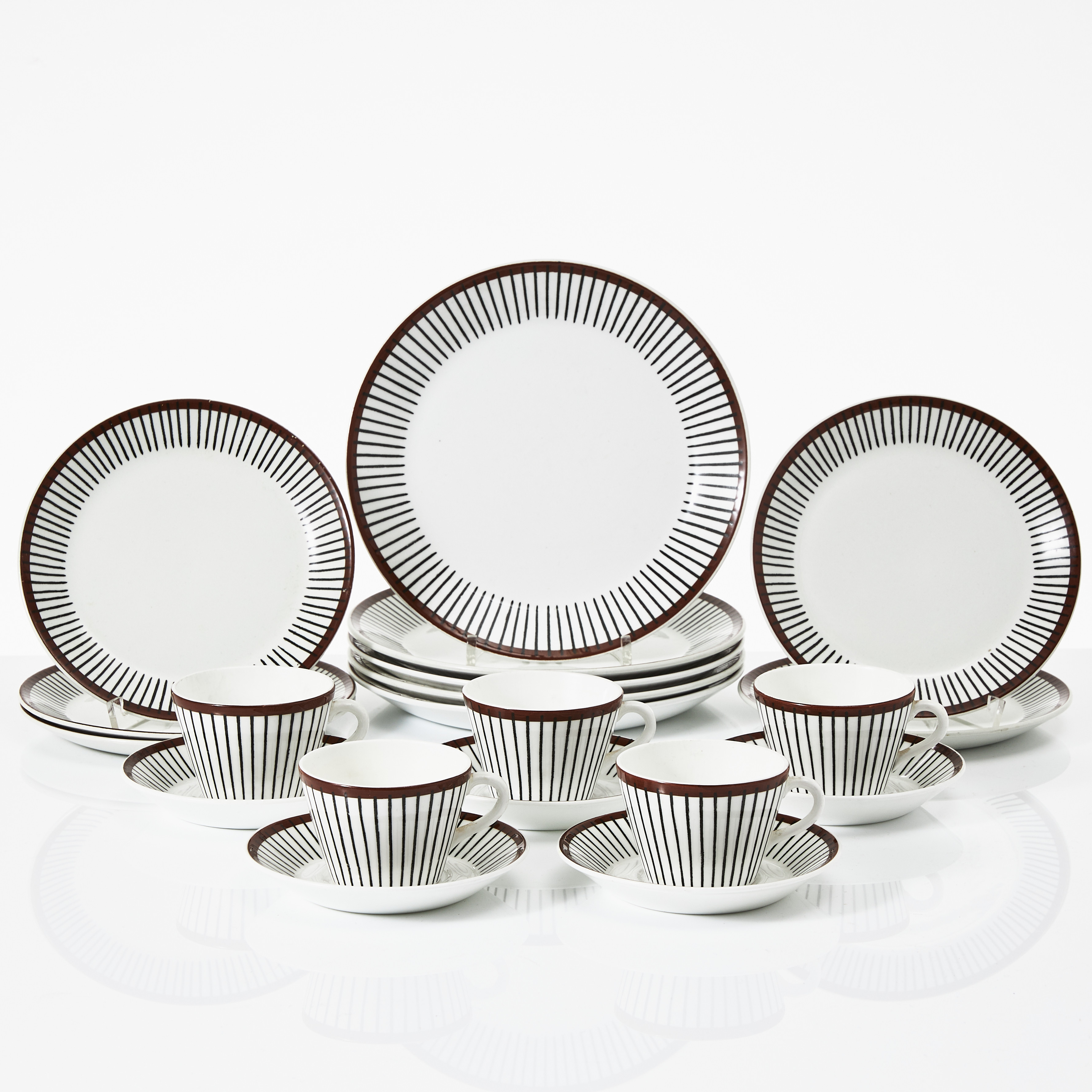 STIG LINDBERG. Servisdelar, 15 dlr., "Spisa Ribb", Gustavsberg, 1900-talets andra hälft.