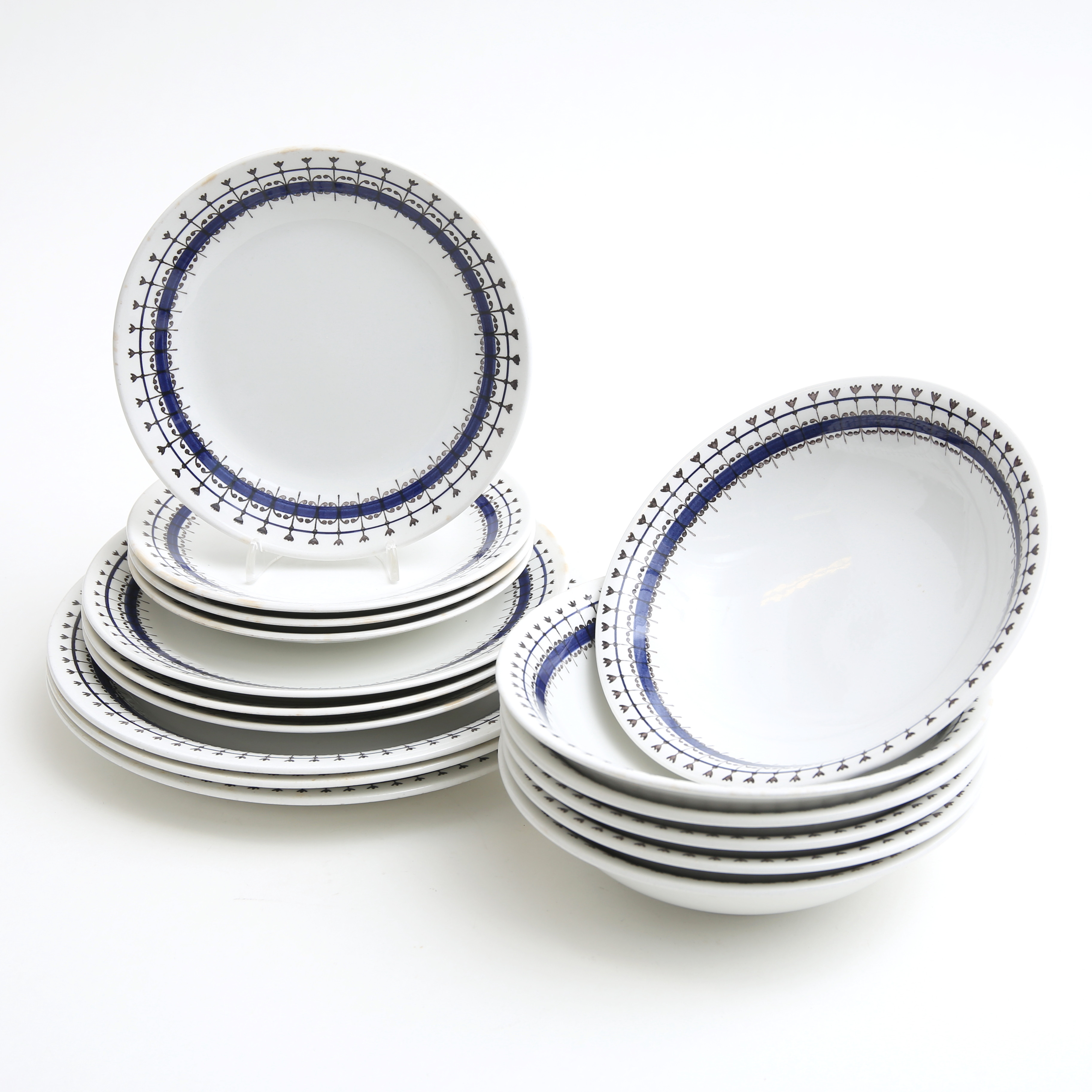 ARTHUR PERCY. TALLRIKAR, "Smide", 16 delar, Upsala-Ekeby, Gefle.