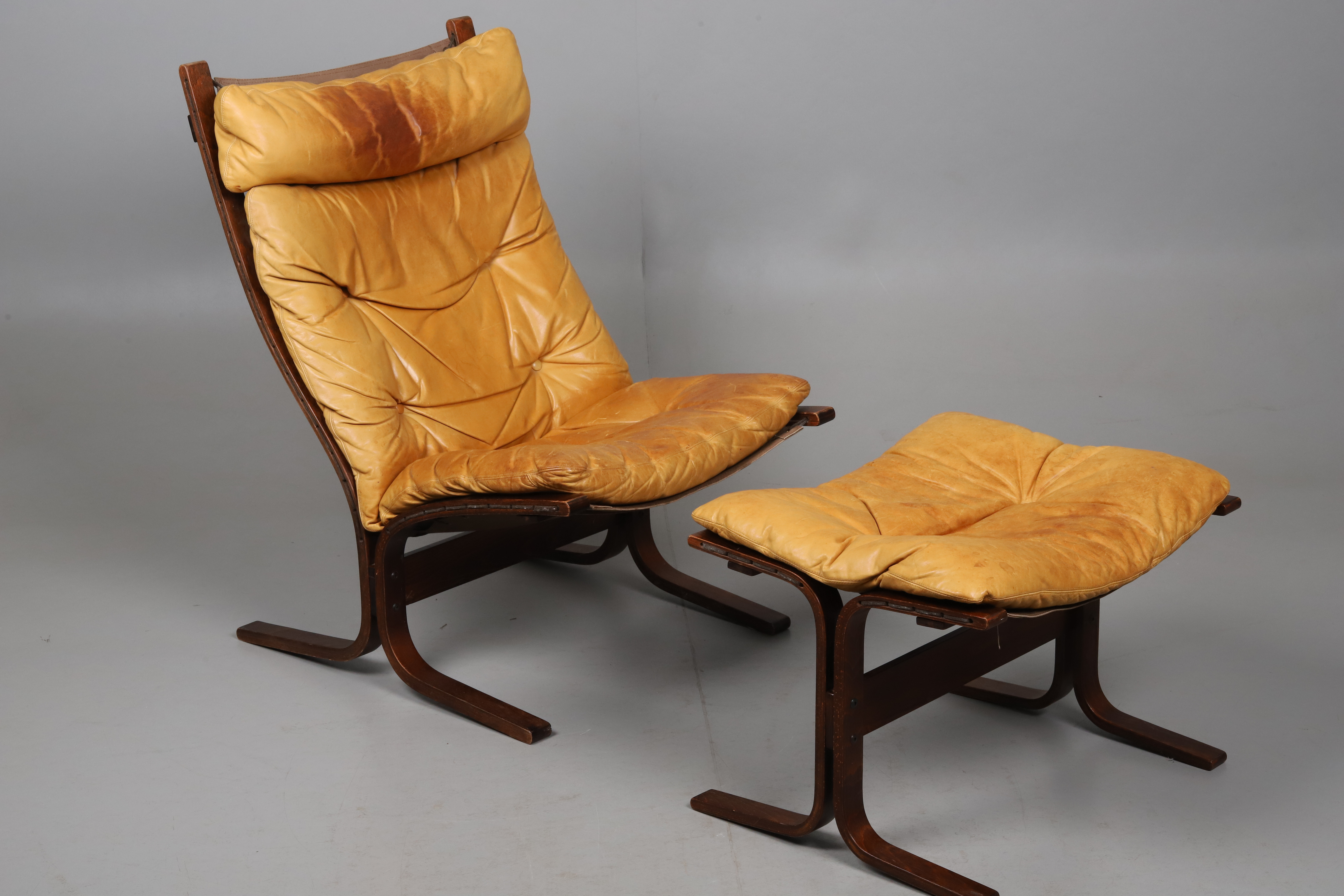 INGMAR RELLING "SIESTA" WESTNOFA. FÅTÖLJ MED FOTPALL, NORGE.