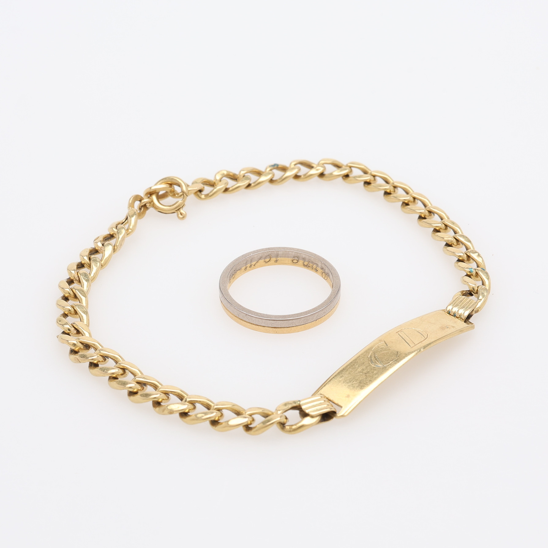 ARMBAND SAMT RING, 18K GULD, TOTAL VIKT 9,2 GRAM.