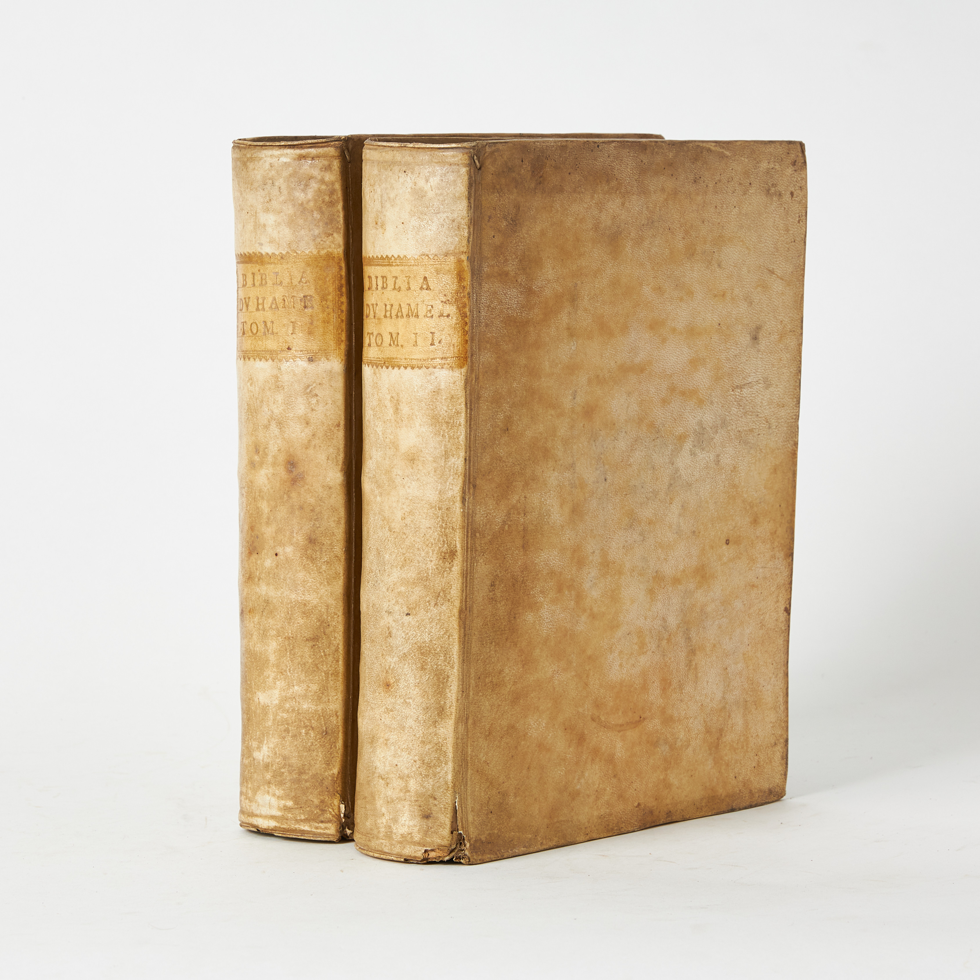 BIBLIA SACRA VULGATAE EDITIONIS, 1748, 2 volumes.