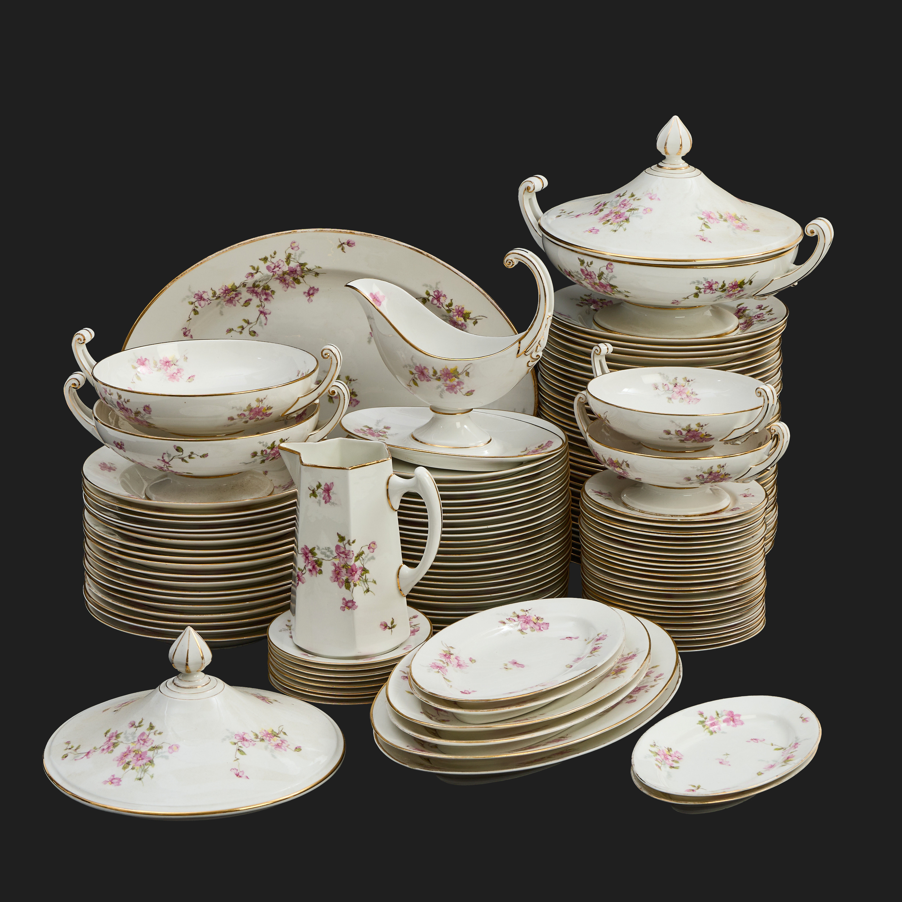 SERVIS, 126 delar, empirestil, Rörstrand, tidigt 1900-tal. Dekor: "Vilda Rosor".