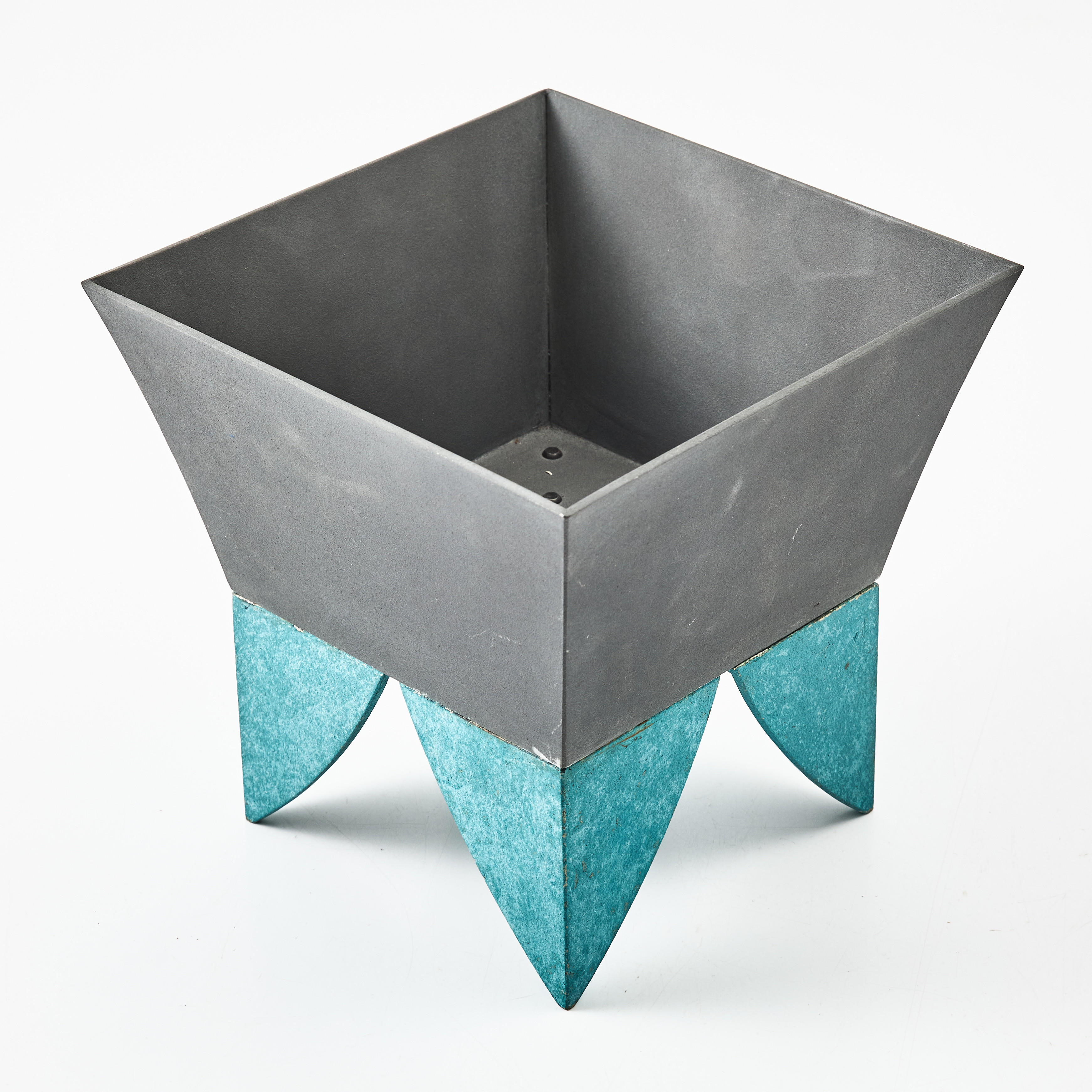 JAN OSTWALD (1931-2023). skulptur, järn och patinerad brons, samtida, monogramsignerad.