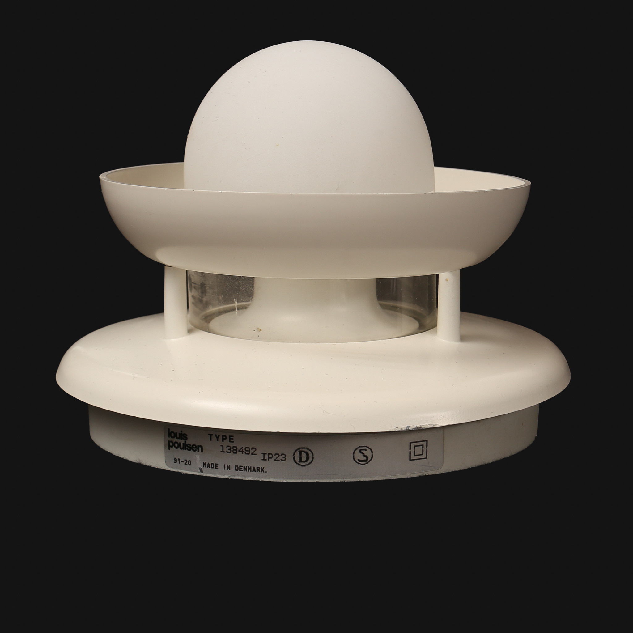 MARIANNE TUXEN. Vägg- / taklampa. "Safir", Louis Poulsen, Danmark.