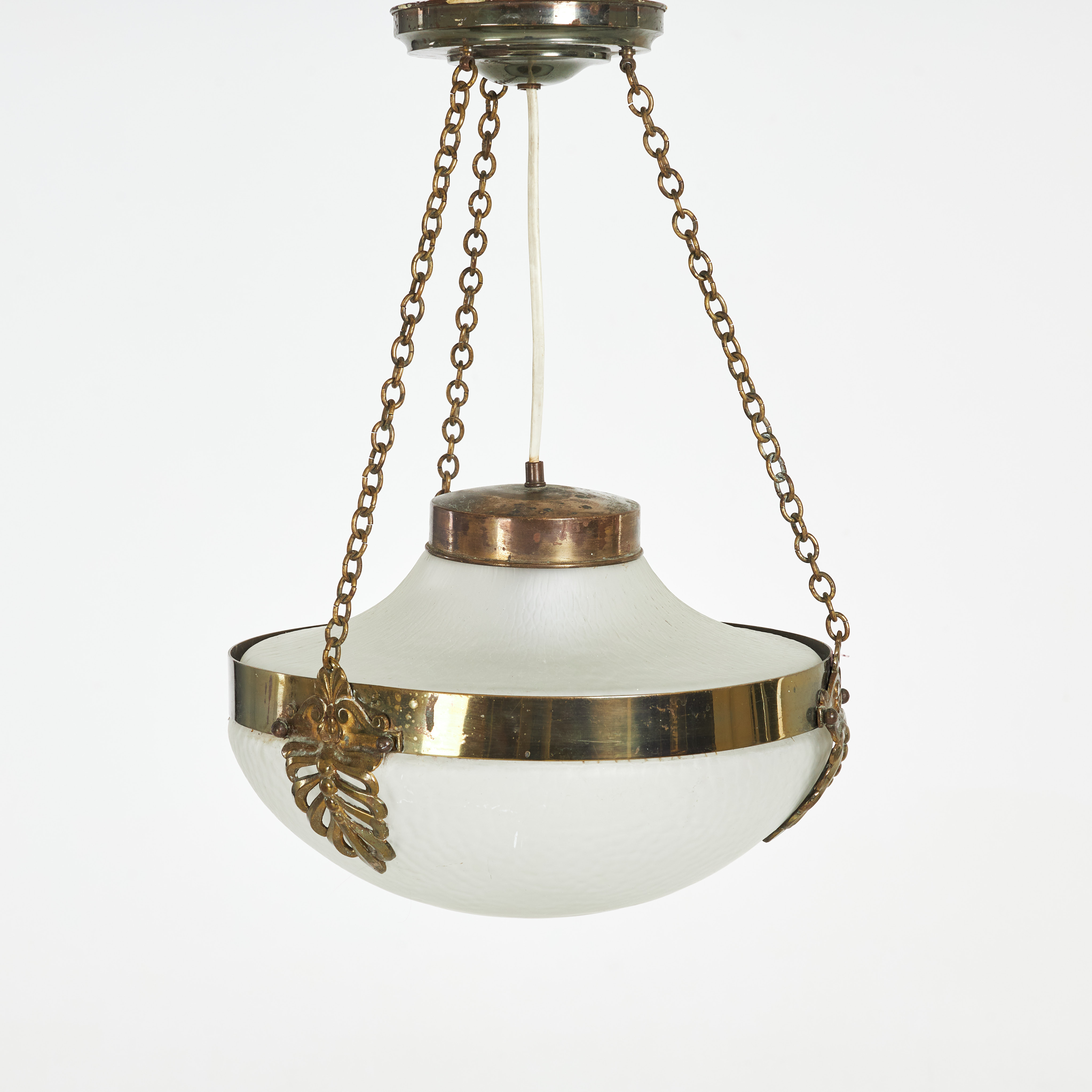 TAKARMATUR, stomme i patinerad metall, kupa i glas, 1900-talets första hälft.