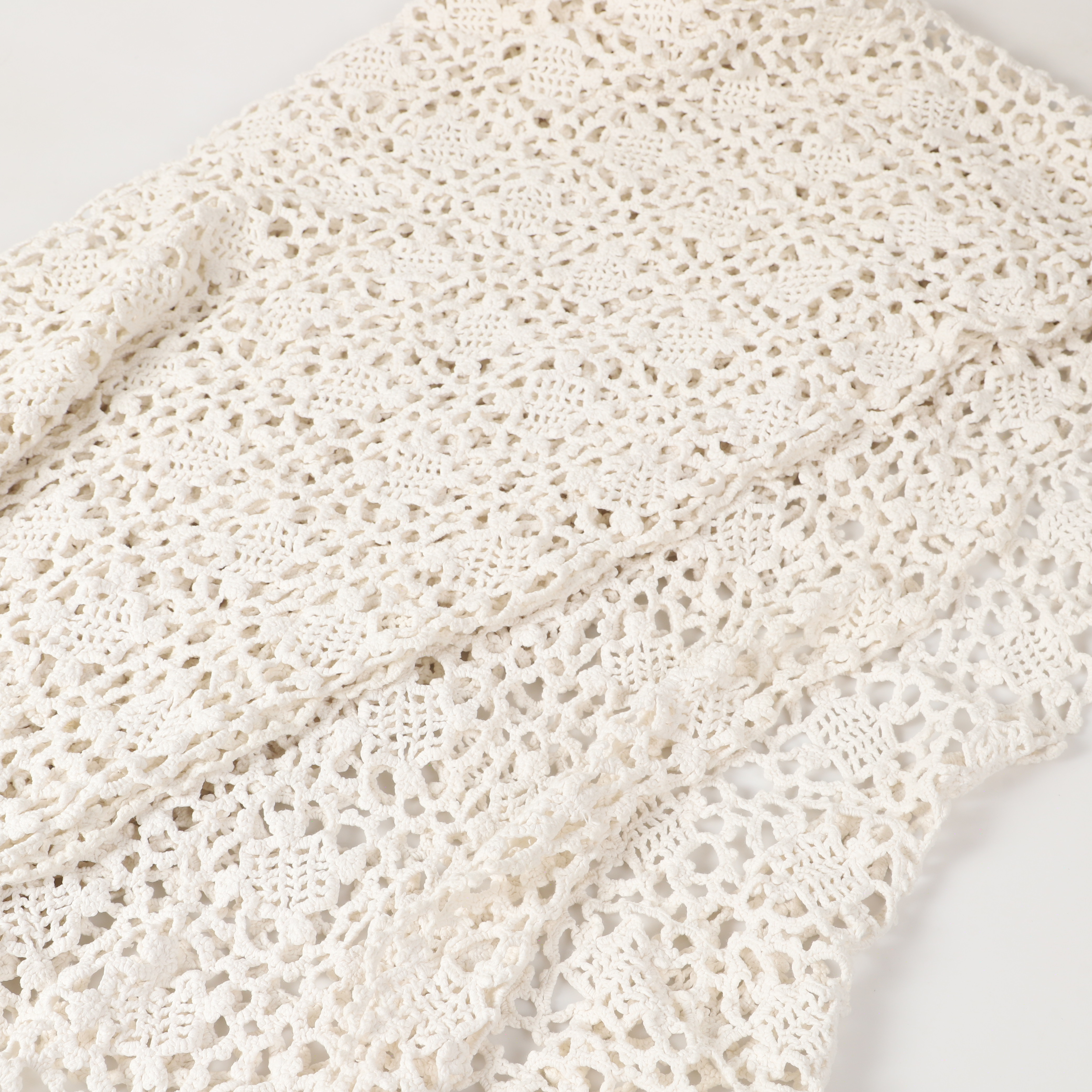 SÄNGÖVERKAST, virkat, 1900-tal.